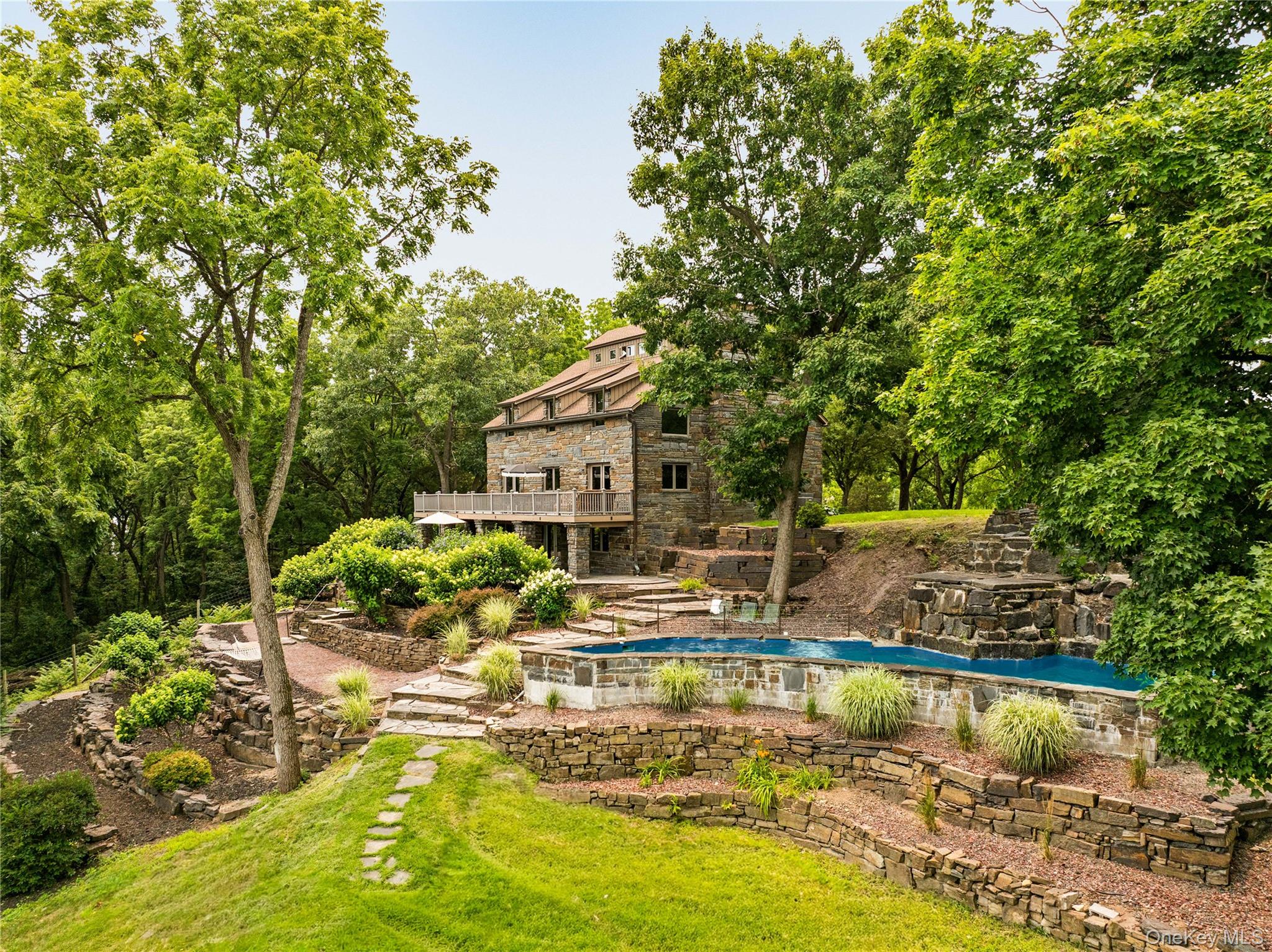 567 Four Mile Point Road, Coxsackie NY 12051