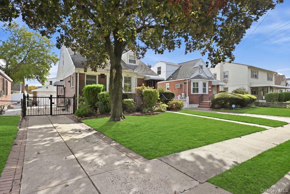 115-09 Parkway Drive, Elmont NY 11003