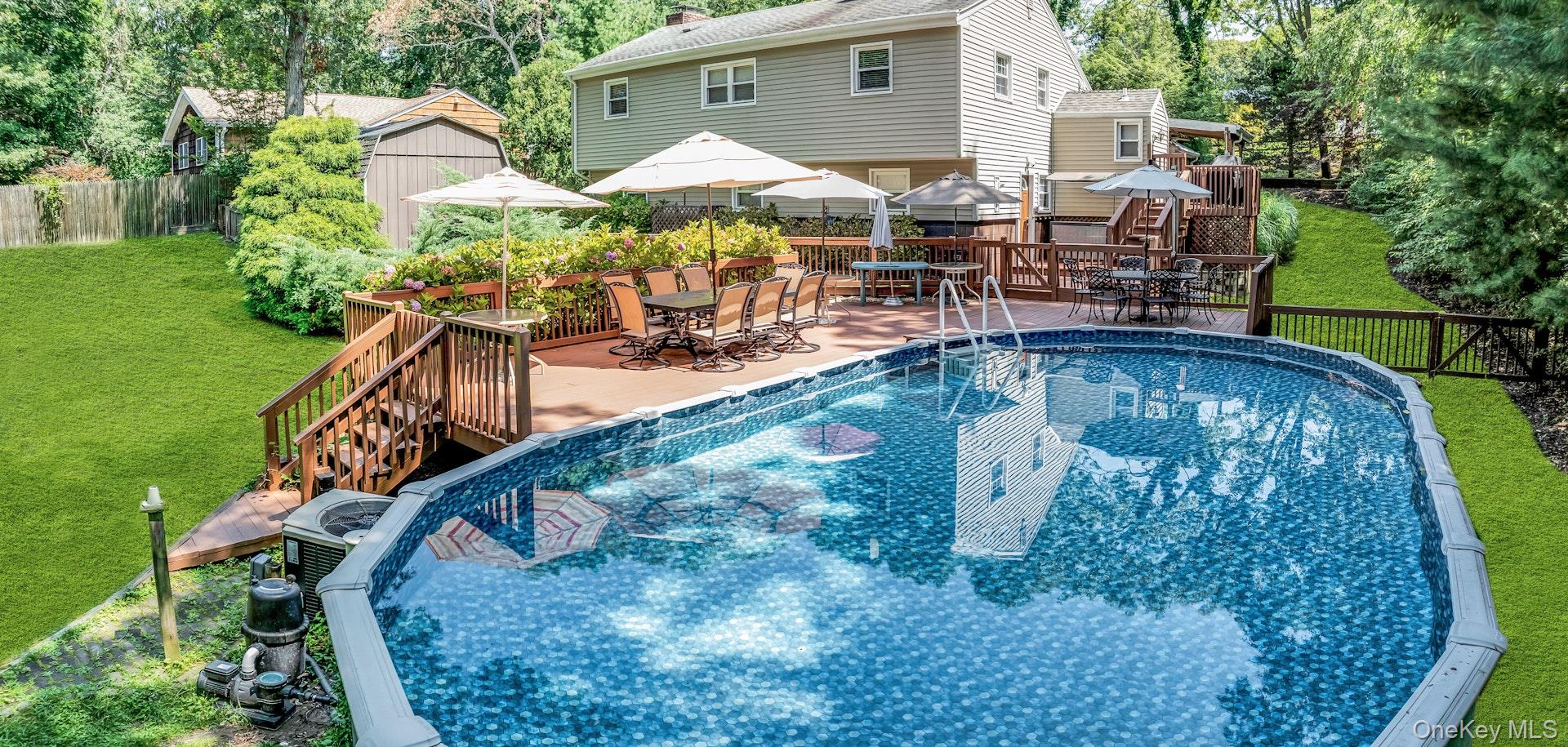 29 Columbine Avenue N, Hampton Bays NY 11946