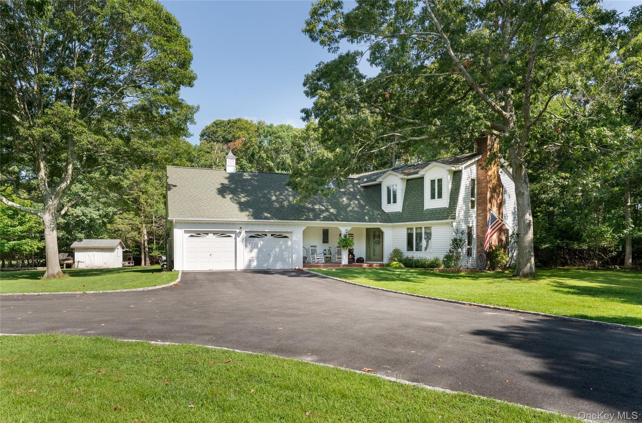 21 Bay Avenue W, Hampton Bays NY 11946