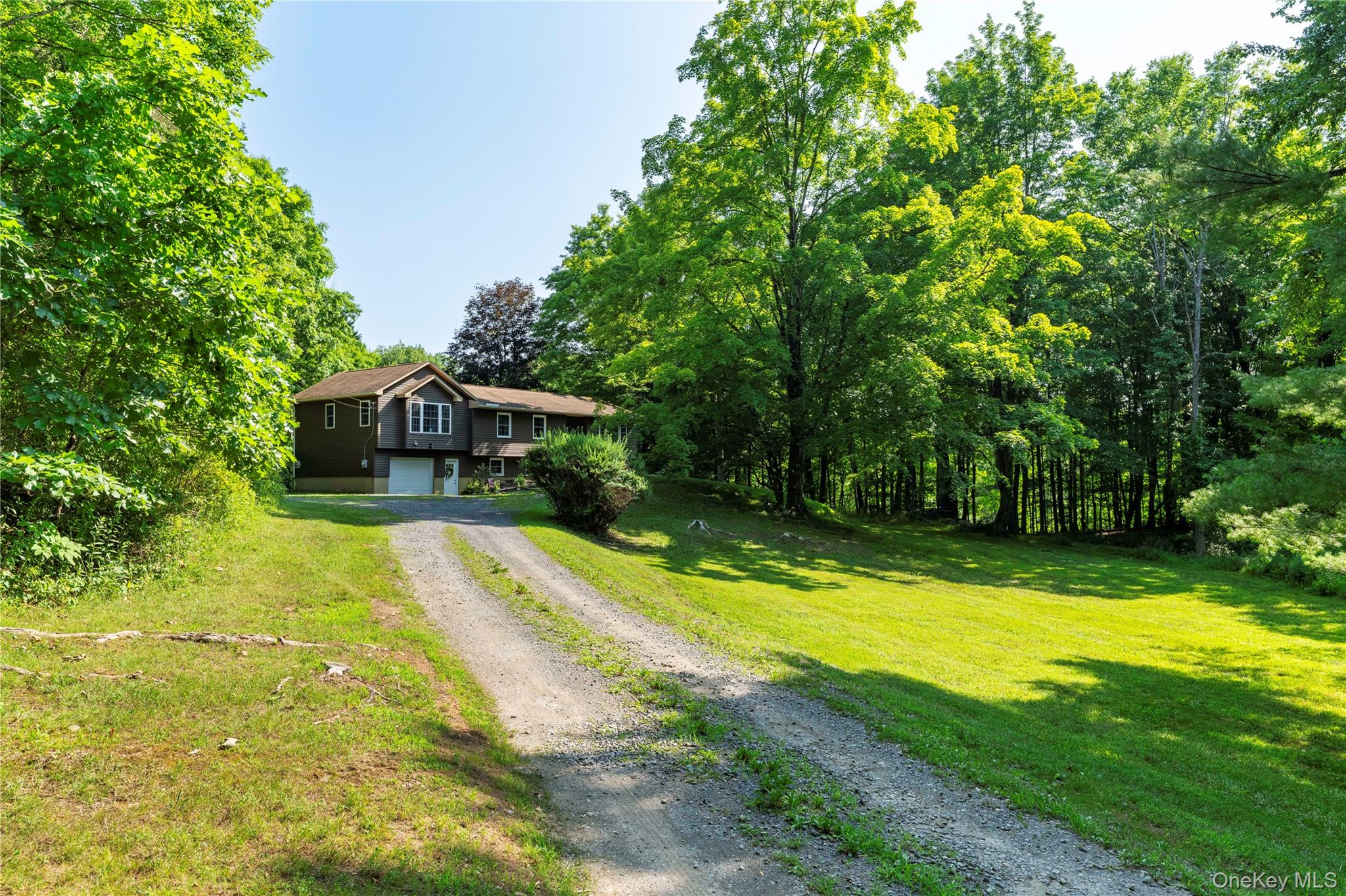 71 W Pine Road, Staatsburg NY 12580