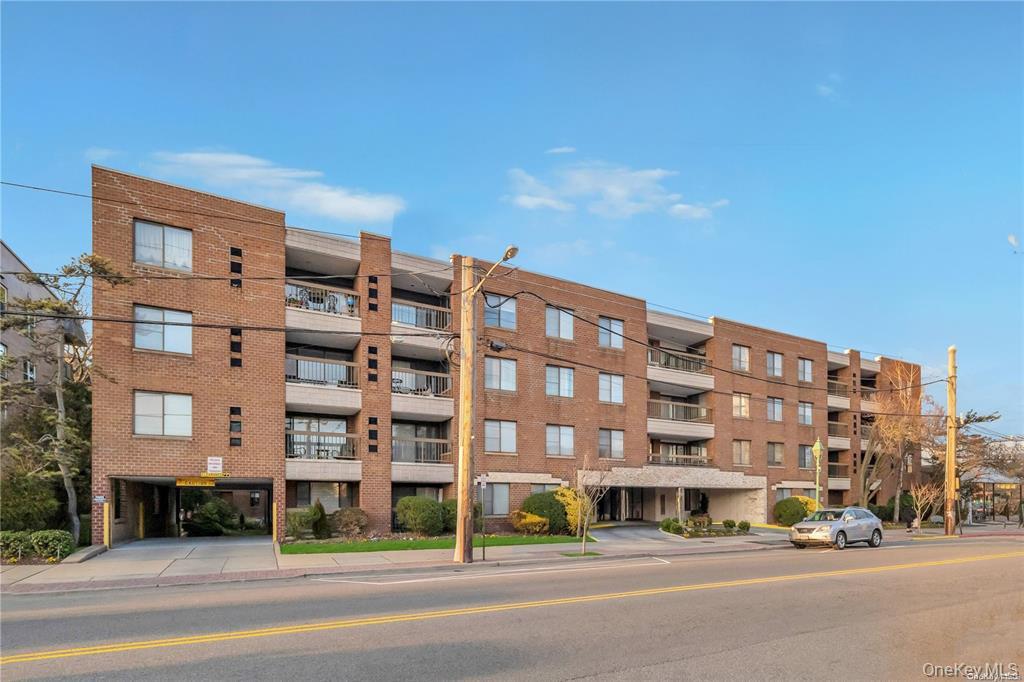376 Central Avenue Unit 2N, Lawrence NY 11559