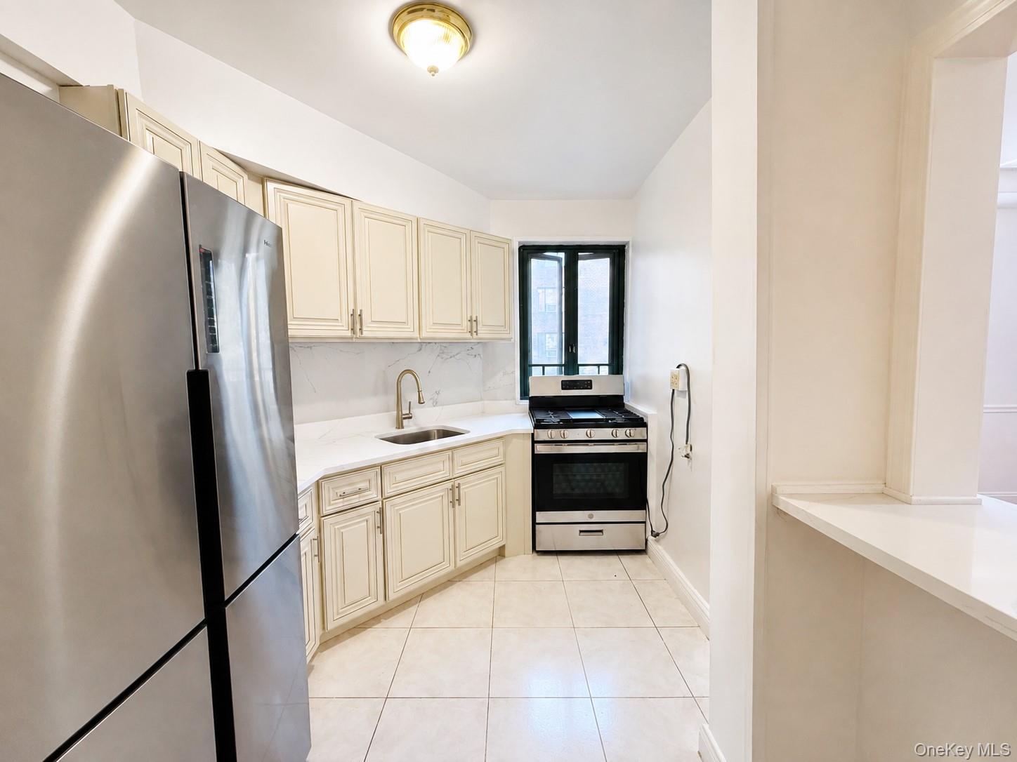 1564 Unionport Road Unit 5A, Bronx NY 10462