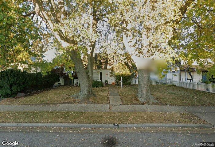 14 Surrey Lane, Levittown NY 11756