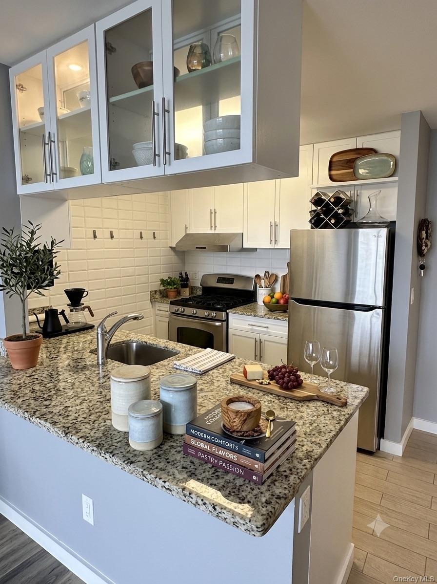 40-26 College Point Boulevard Unit 18D, Flushing NY 11354