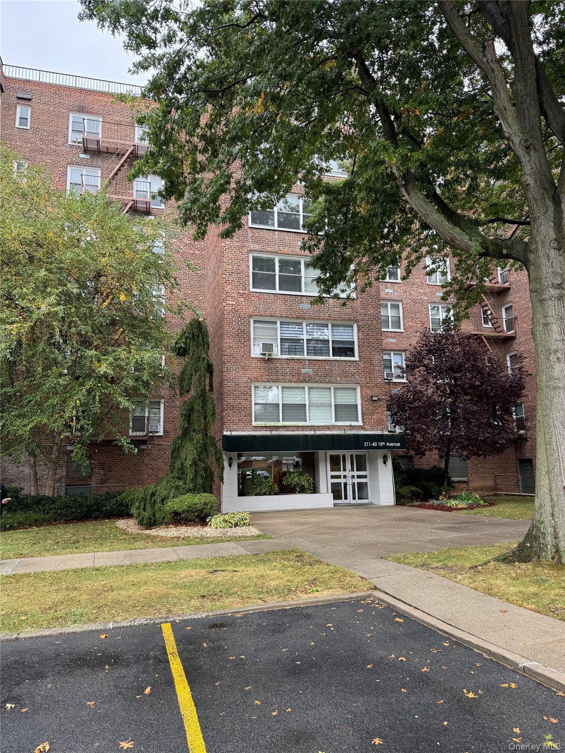 211-40 18th Avenue Unit 4J, Bayside NY 11360
