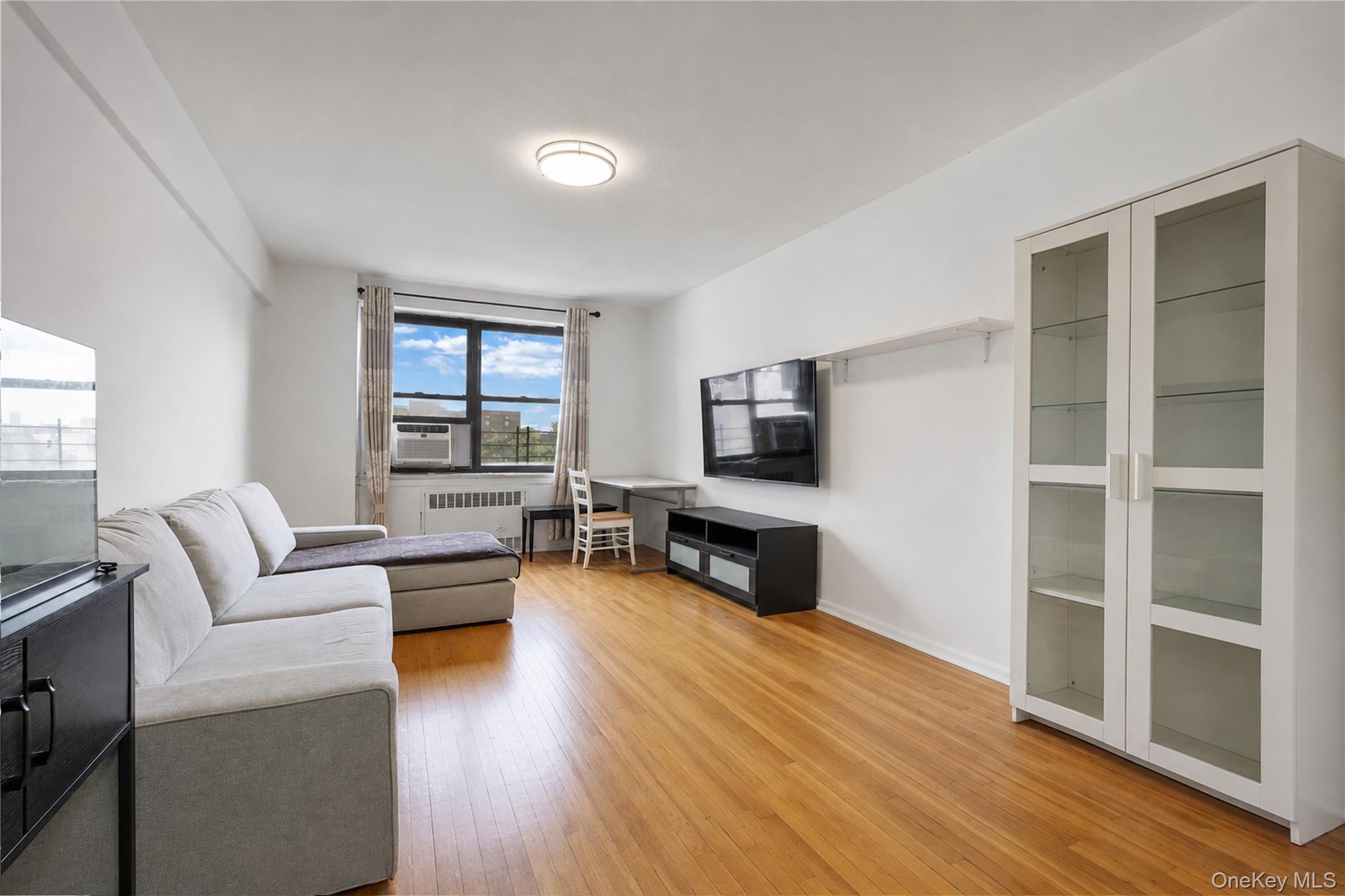 25-40 Union Street Unit 4E, Flushing NY 11354