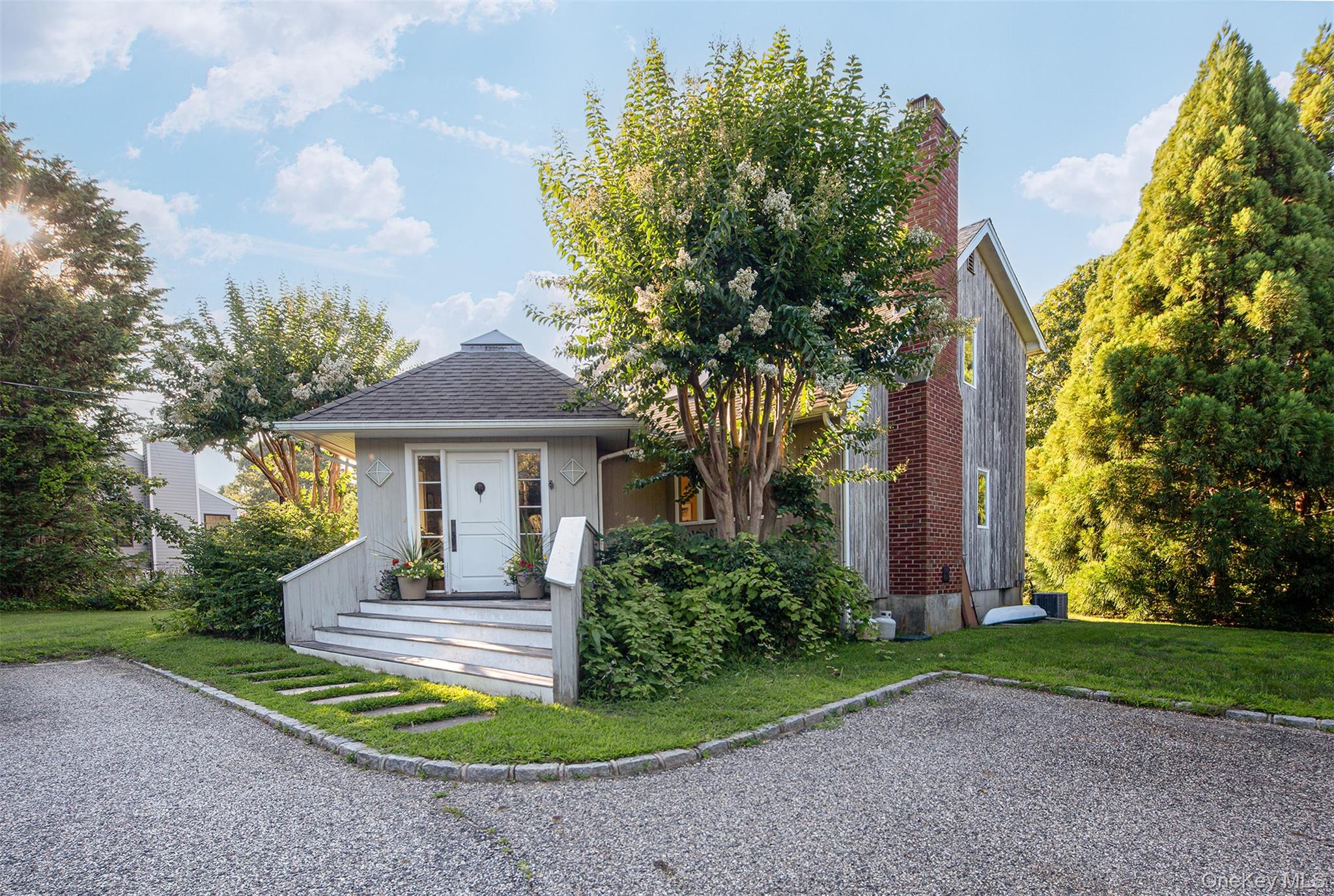 33 Hilltop Road, Southampton NY 11968