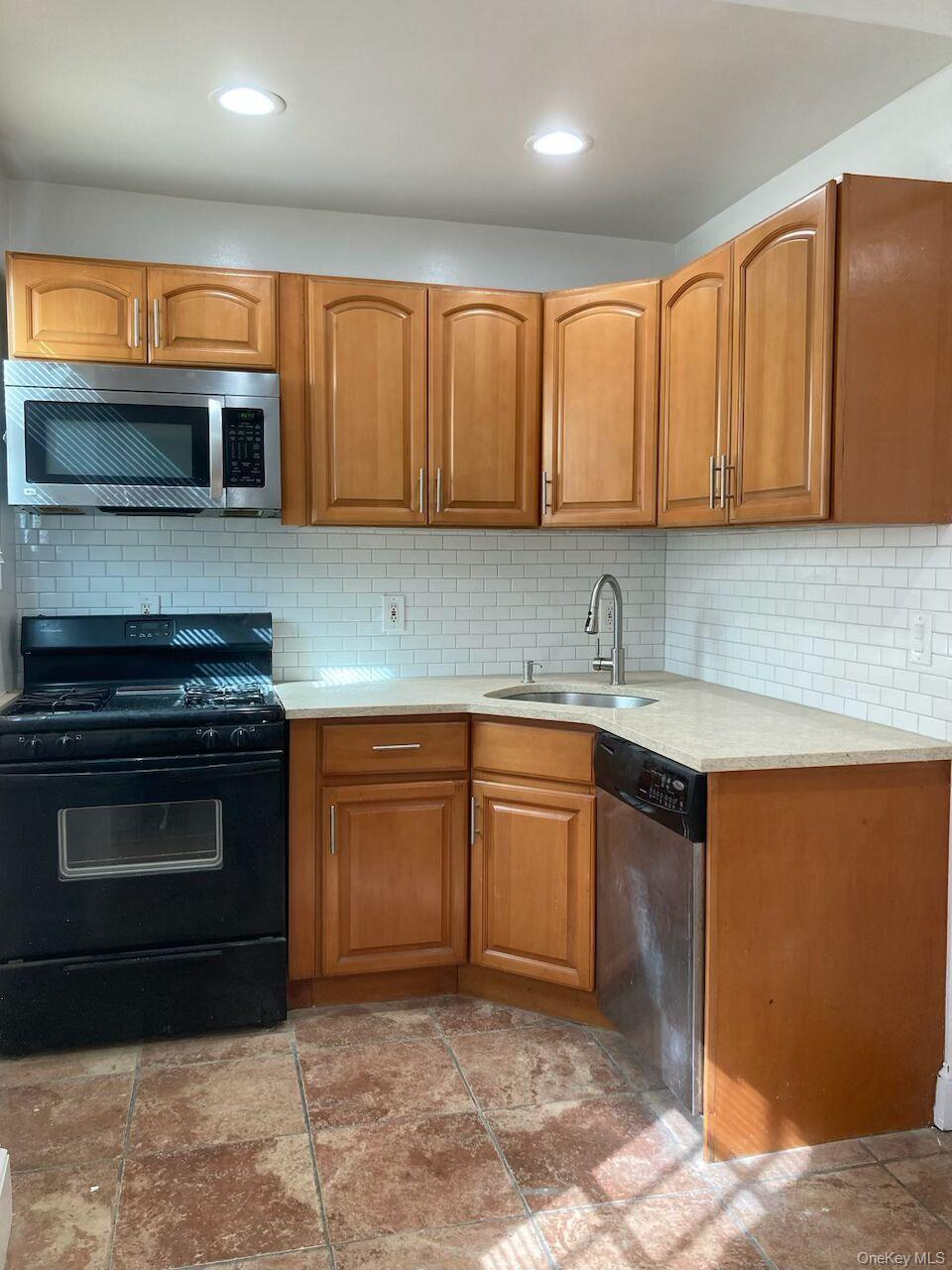 340 Bedford Avenue, Uniondale NY 11553