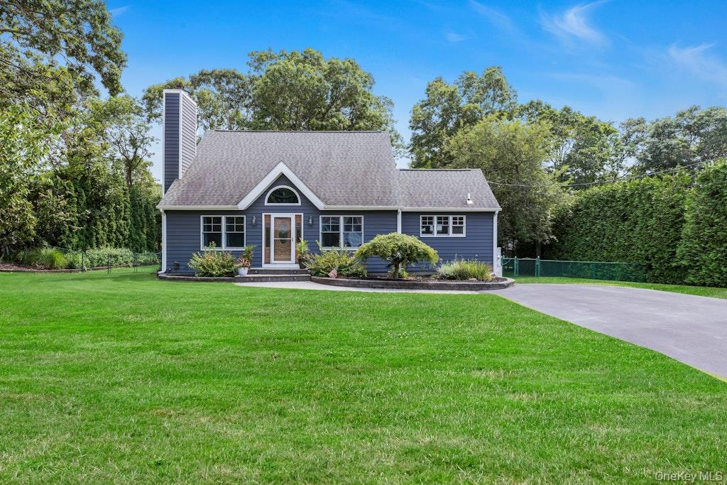 111 W Tiana Road, Hampton Bays NY 11946