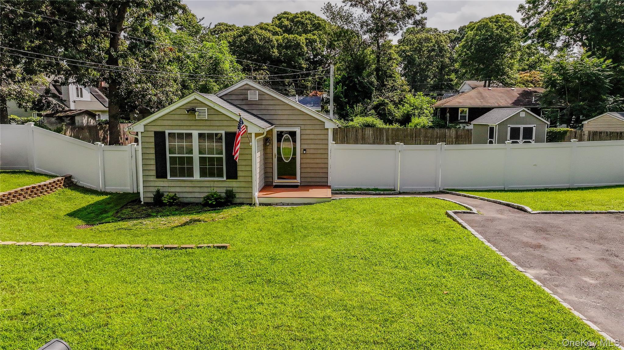 17 Connelly Drive, Lake Grove NY 11755