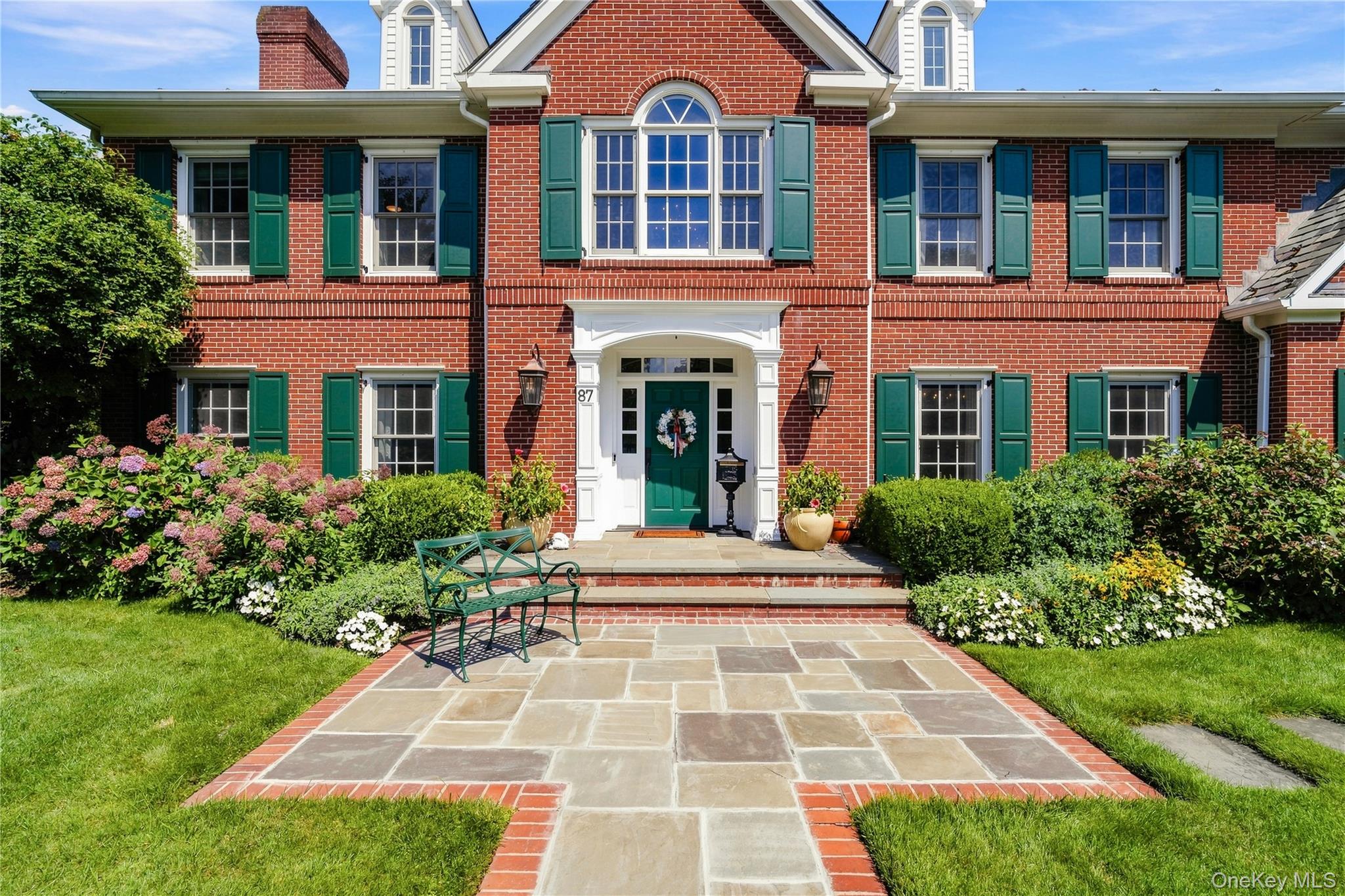 87 4th Street, Garden City NY 11530
