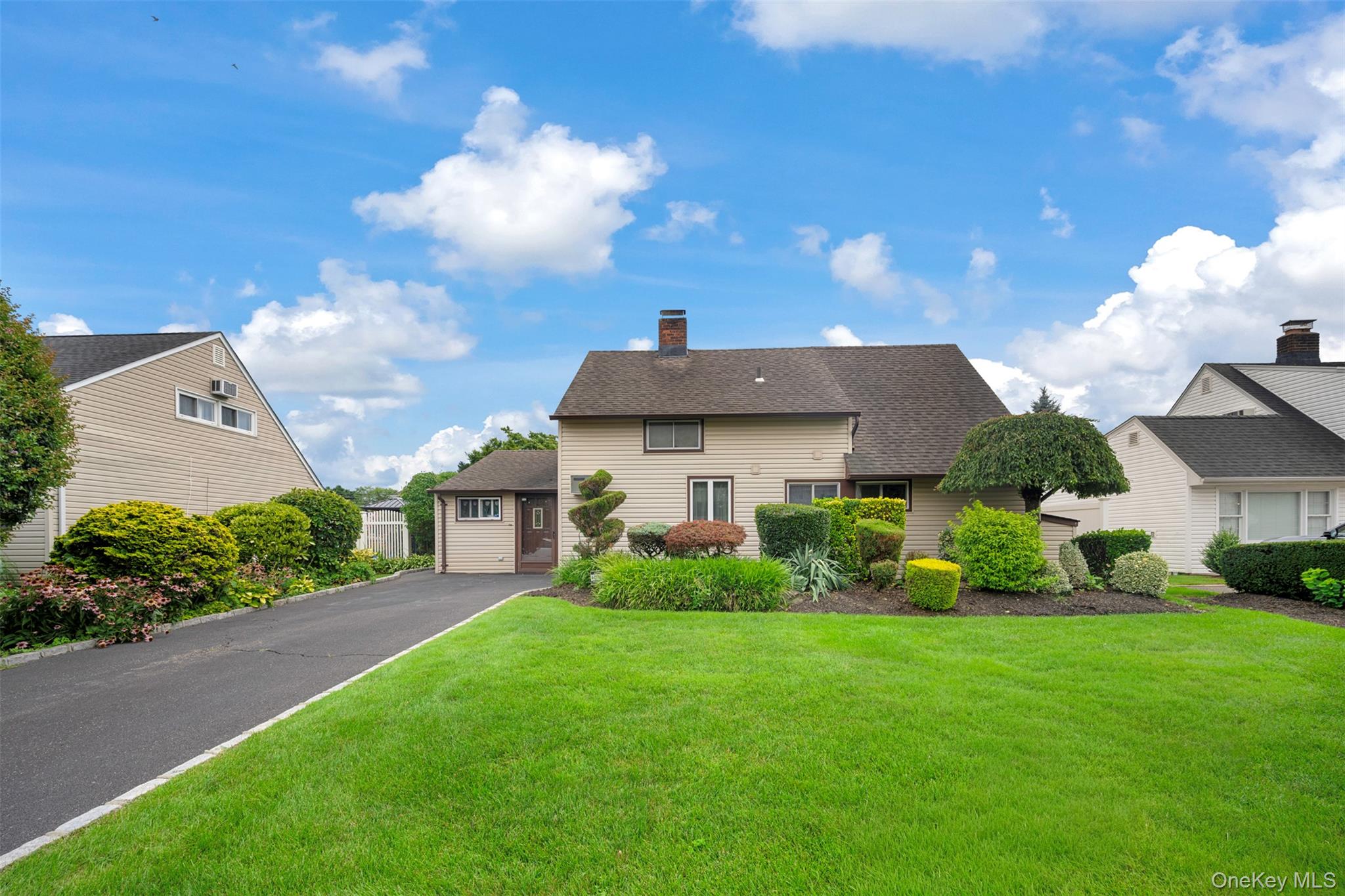 77 Pilgrim Lane, Westbury NY 11590