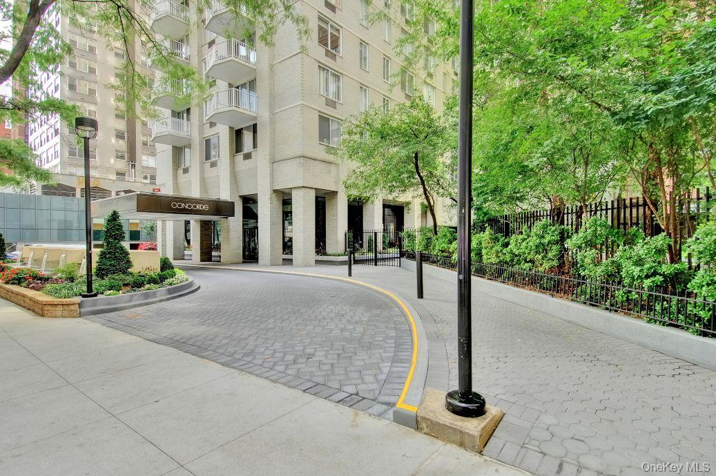 220 E 65th Street Unit 11C, Manhattan NY 10065
