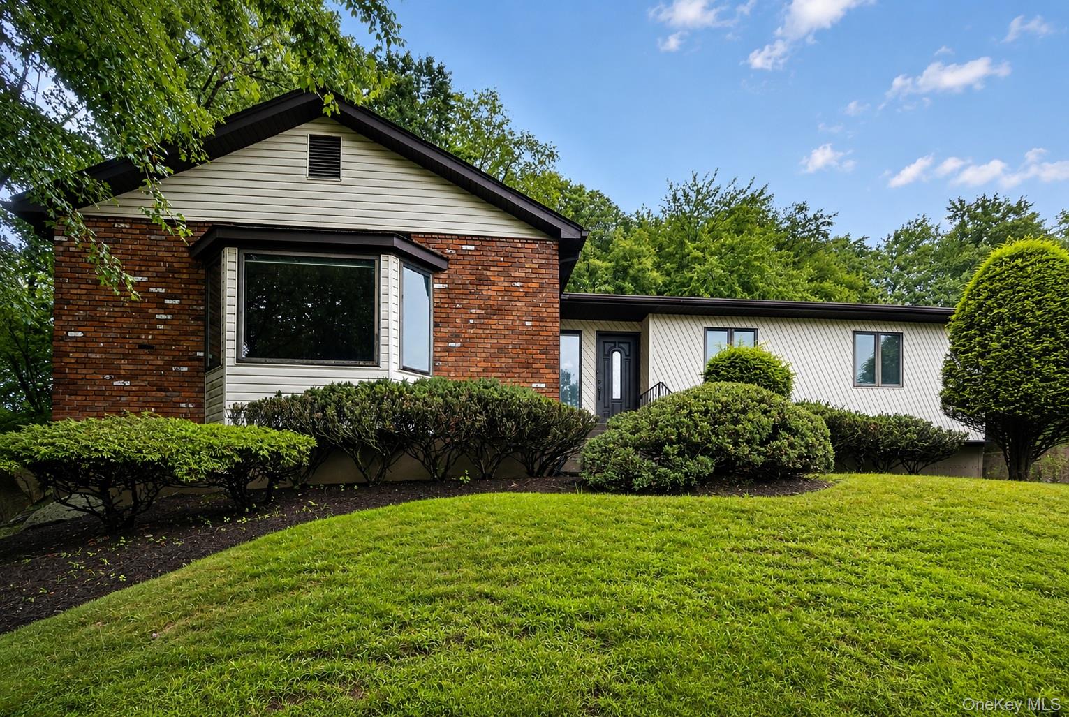 211 Waters Edge, Valley Cottage NY 10989