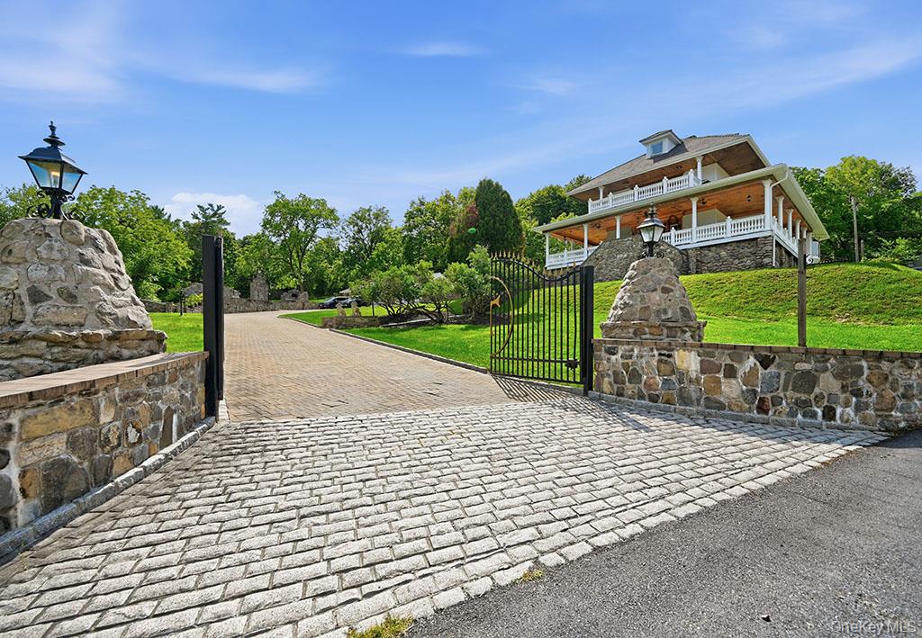7 Lake Avenue, Monroe NY 10950