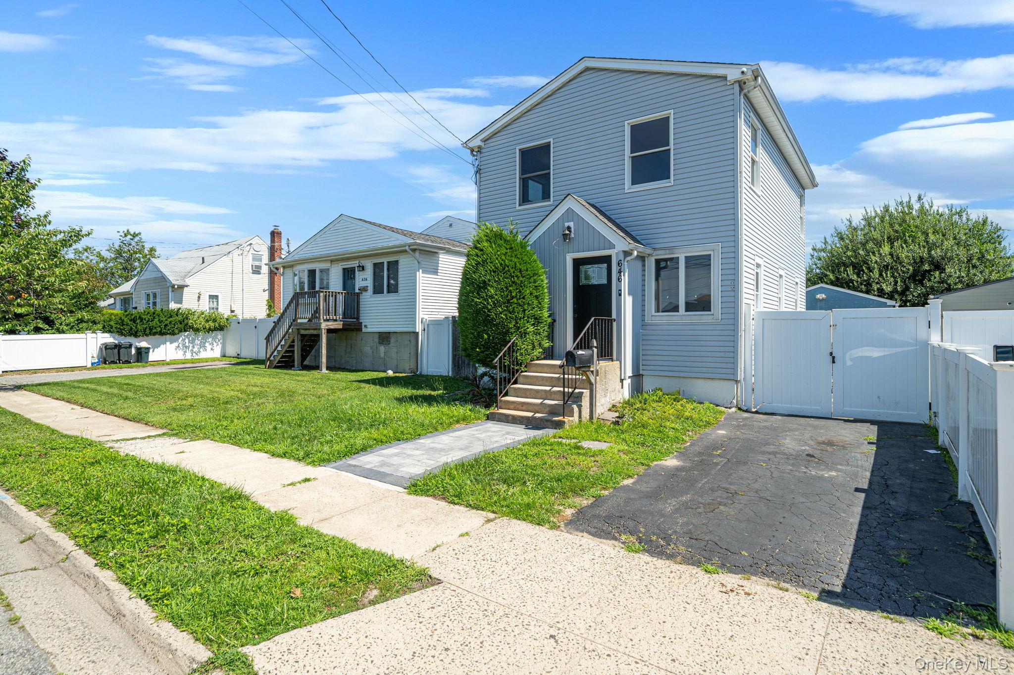 646 S 7th Street, Lindenhurst NY 11757