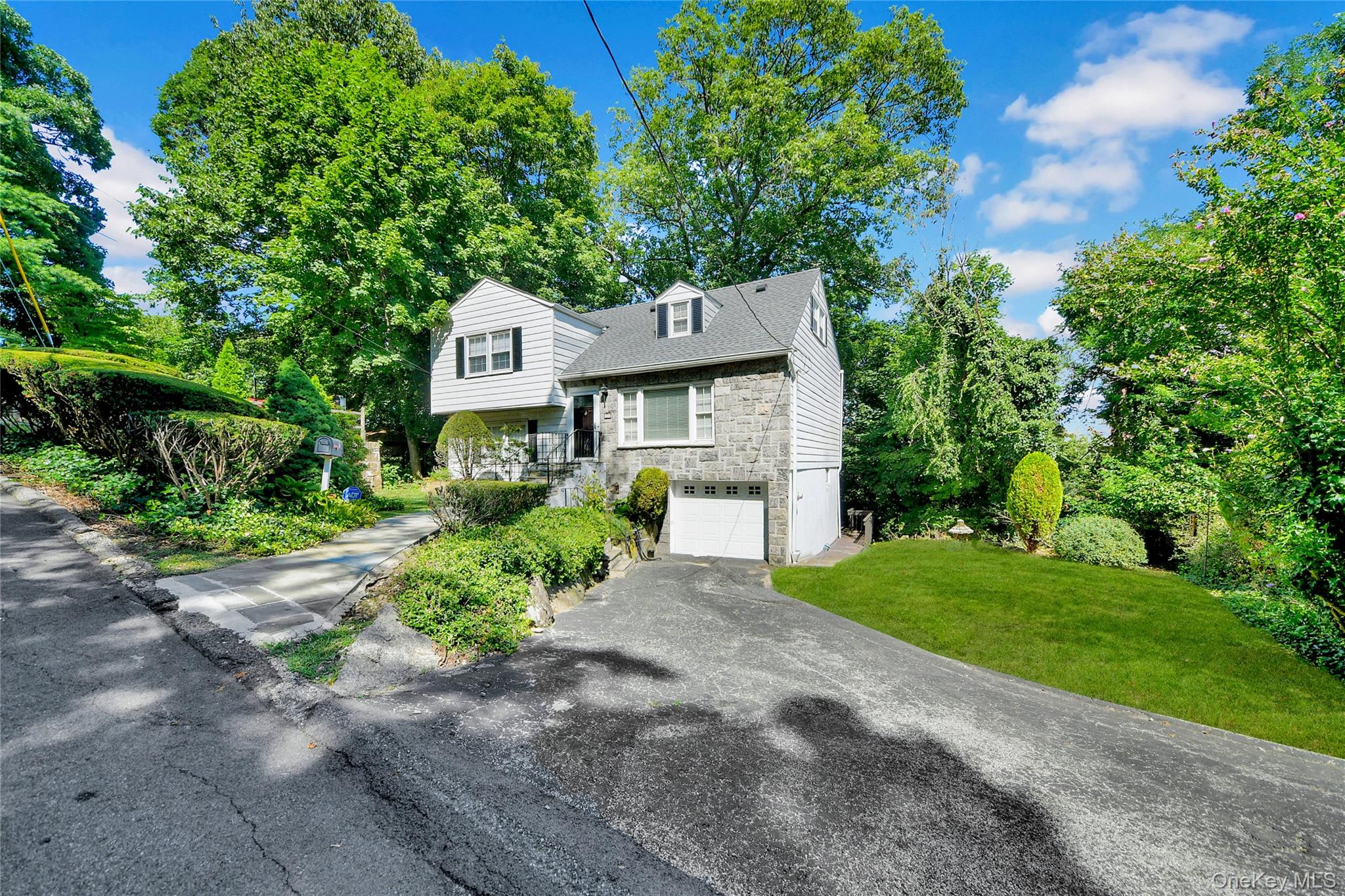 38 Stockbridge Road, Yonkers NY 10710
