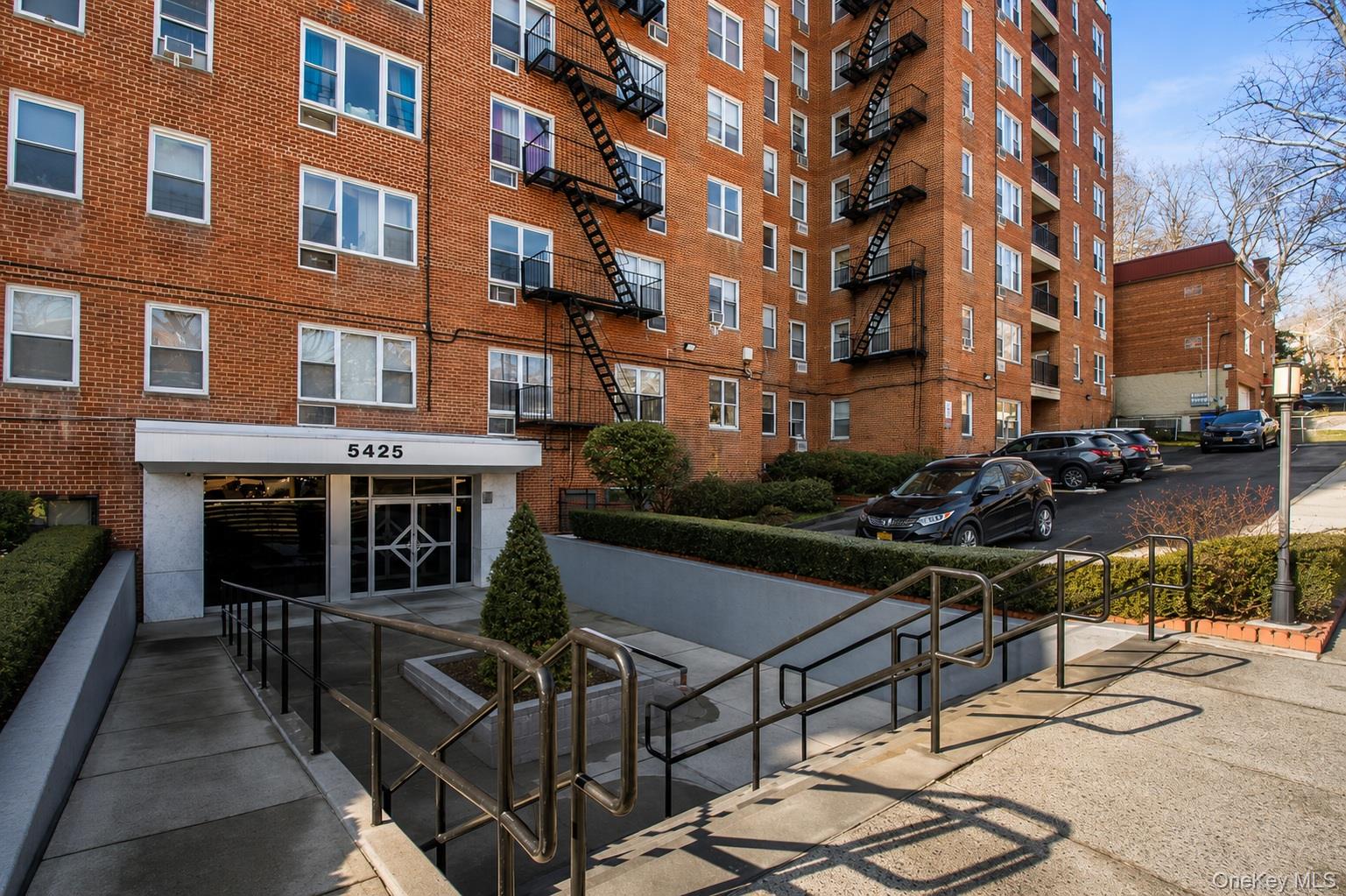 5425 Valles Avenue Unit 3F, Bronx NY 10471