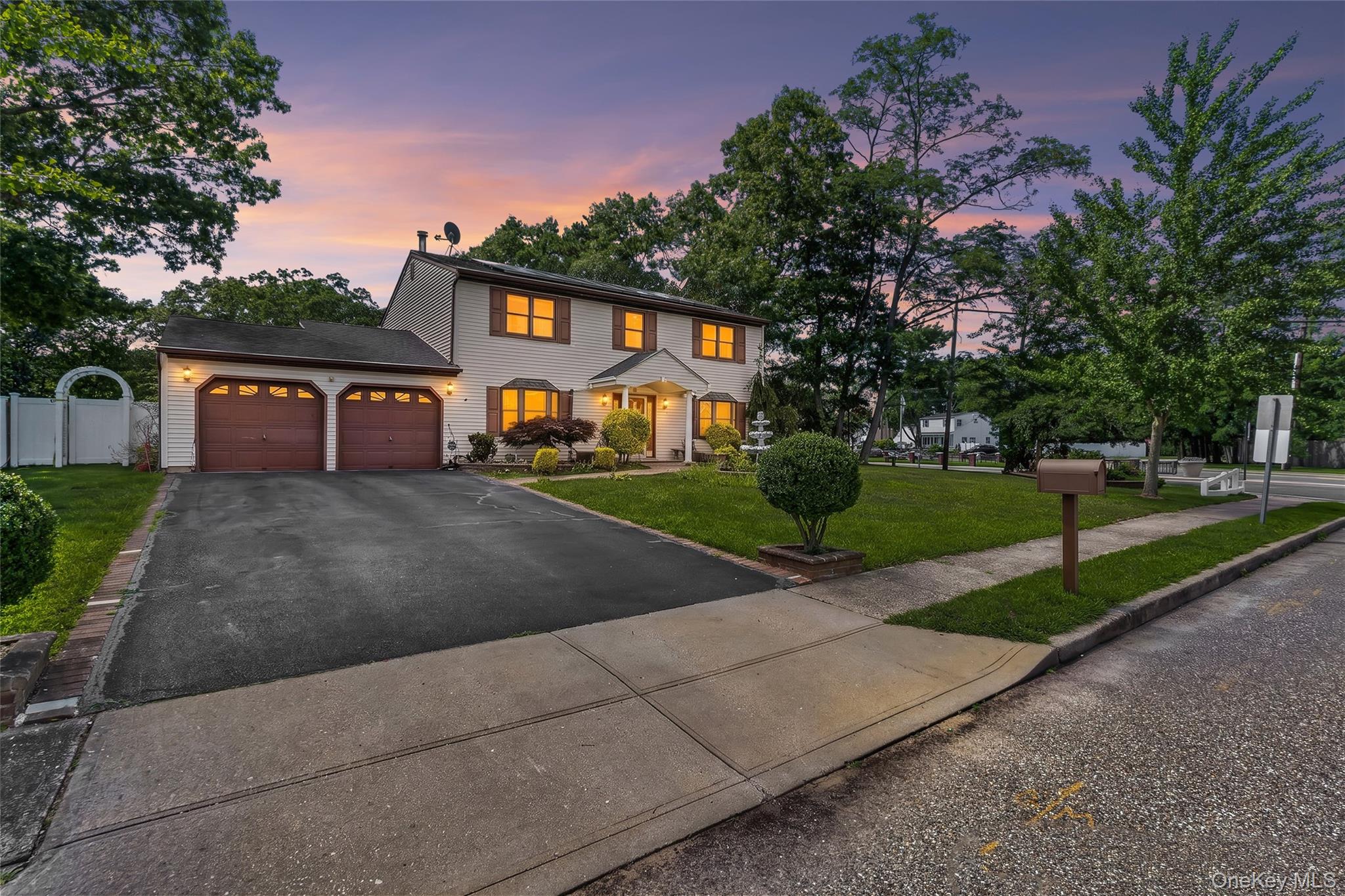 4 Winding Lane, Islandia NY 11749