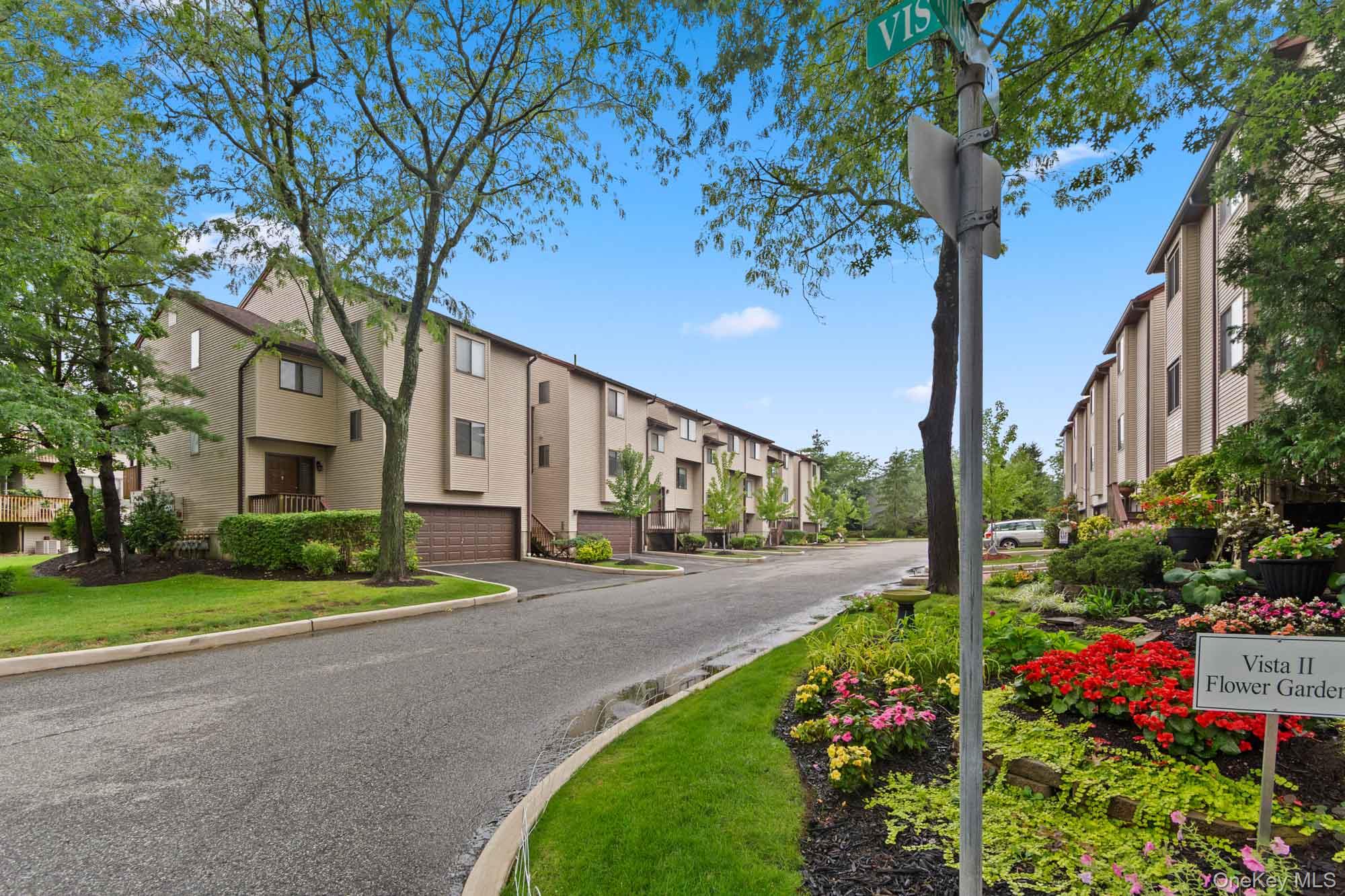 5 Kings Court, Nanuet NY 10954