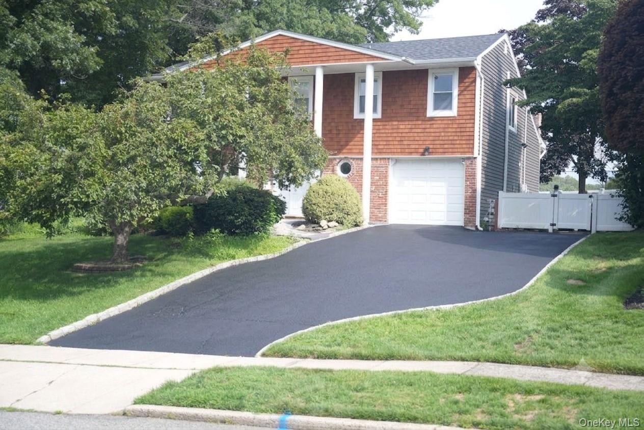 21 Wesleyan Road, Commack NY 11725