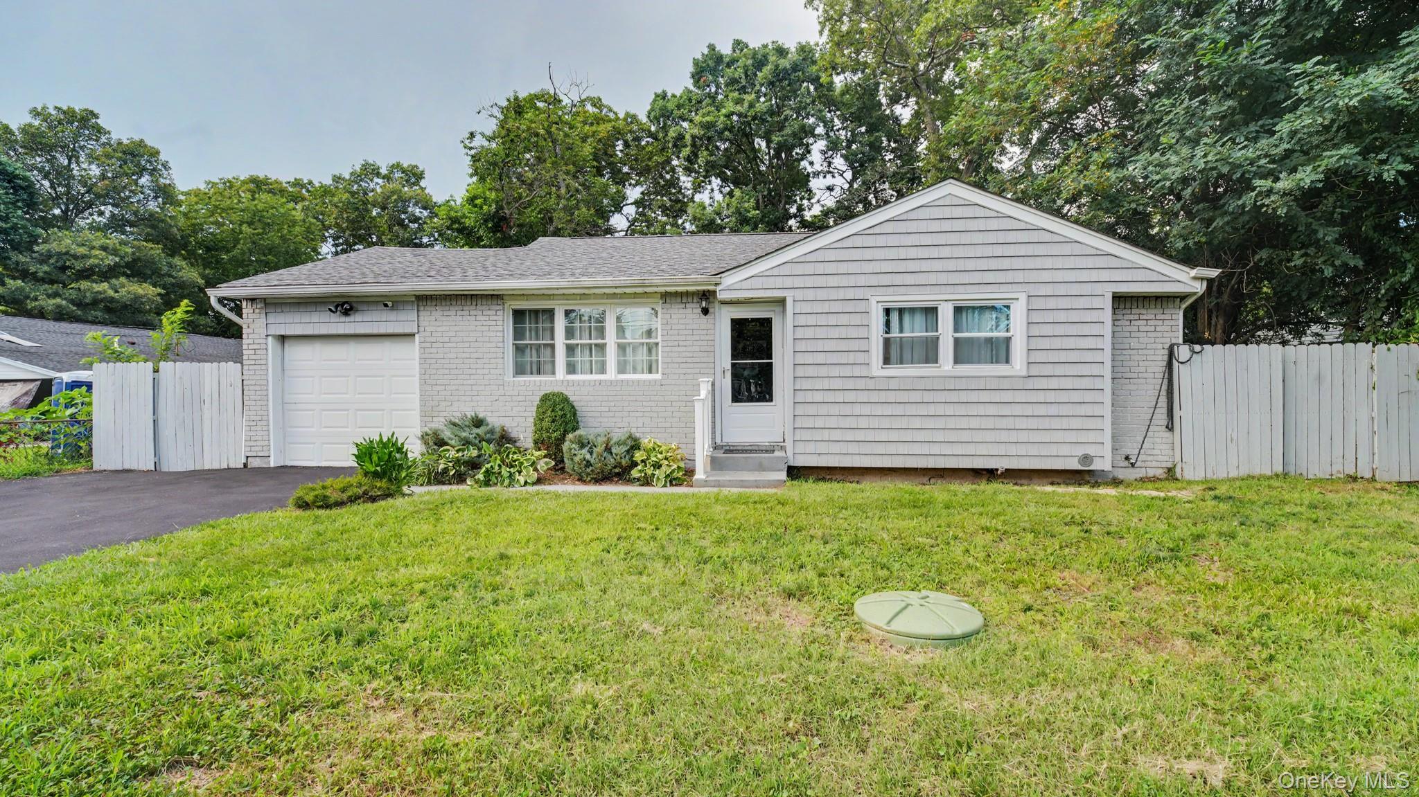 32 Lake Place, Wyandanch NY 11798