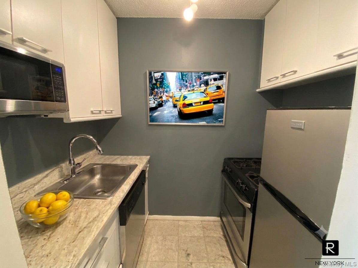350 West 50th Street Unit 6-I, Manhattan NY 10019
