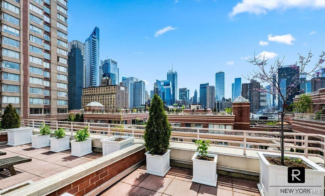 350 West 50th Street Unit 6-I, Manhattan NY 10019