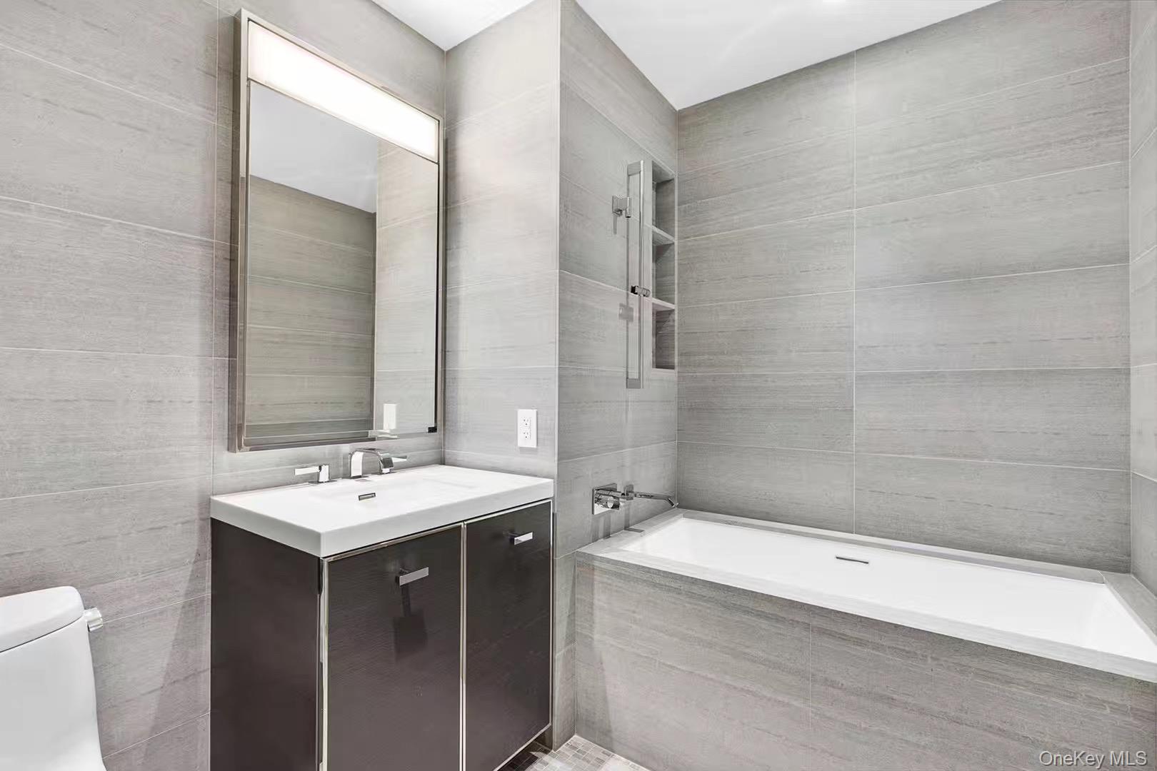 252 South Street Unit 12G, Manhattan NY 10002