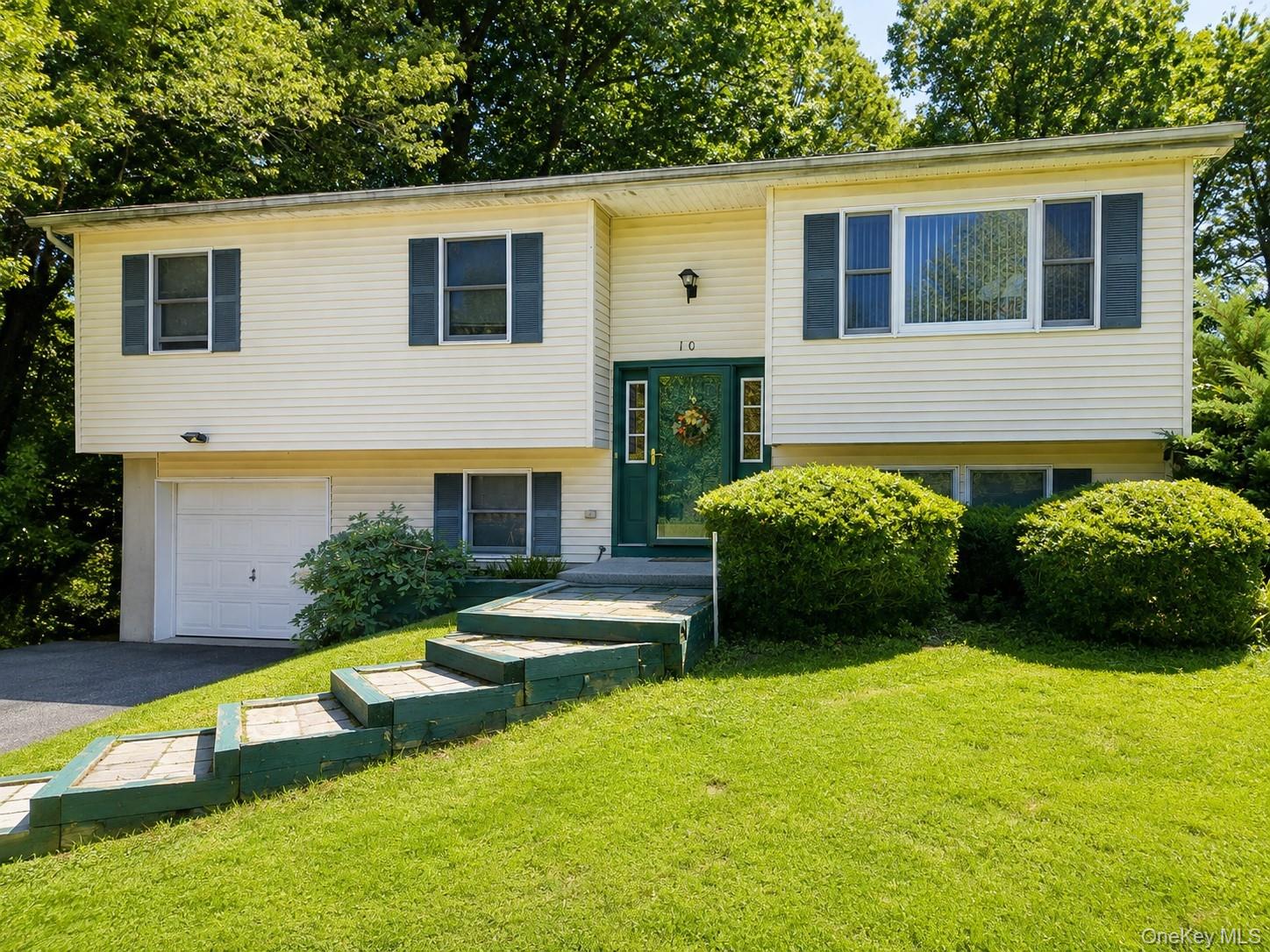 10 Andre Drive, Highland Mills NY 10930