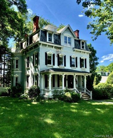 8 Garfield Place, Poughkeepsie NY 12601