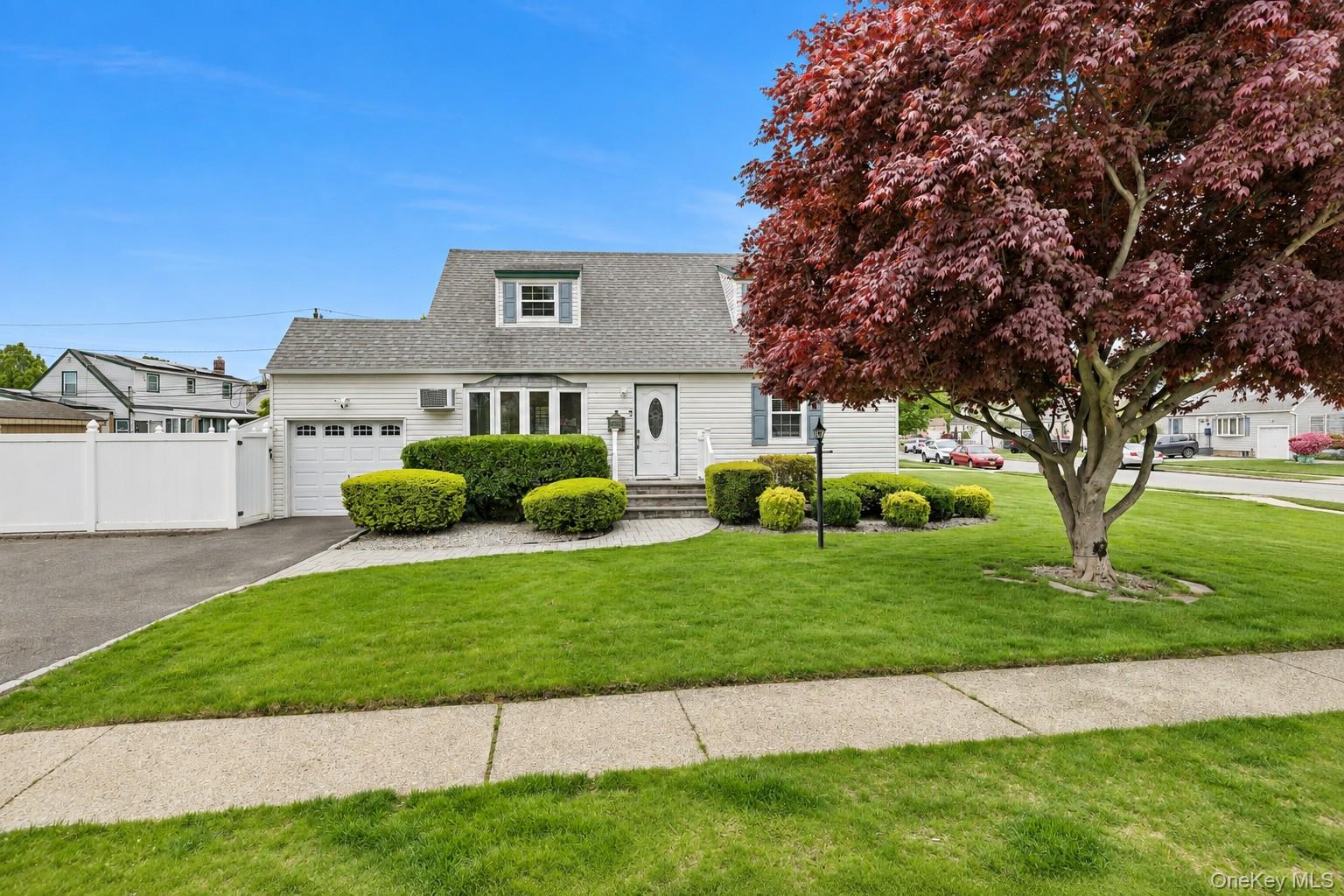 2 Dorset Lane, Farmingdale NY 11735