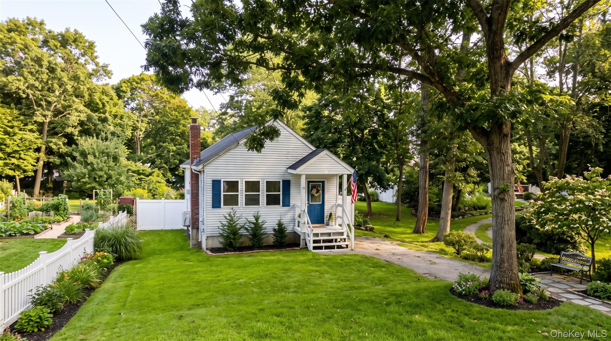 11 Huntington Road, Sound Beach NY 11789
