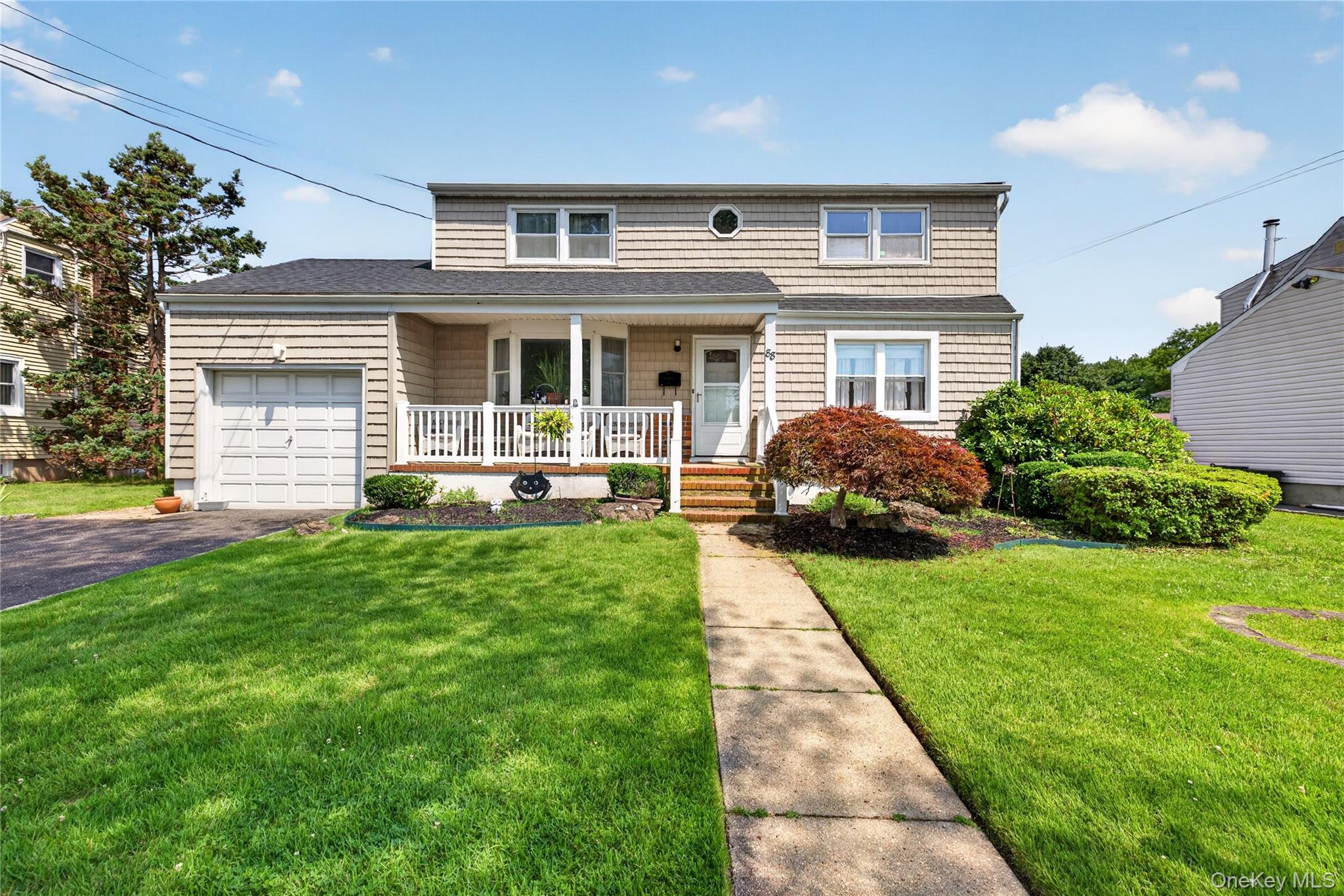 88 Crestwood Boulevard, Farmingdale NY 11735