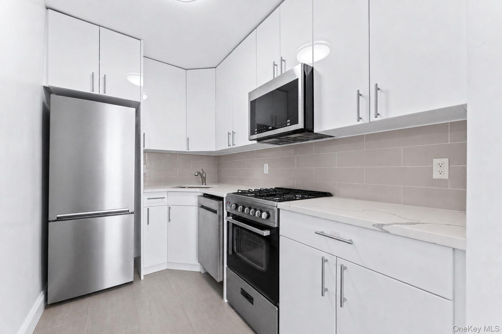 61-20 Grand Central Parkway Unit A1508, Forest Hills NY 11375
