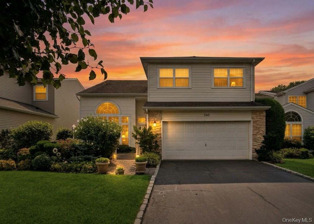 160 Windwatch Drive, Hauppauge NY 11788