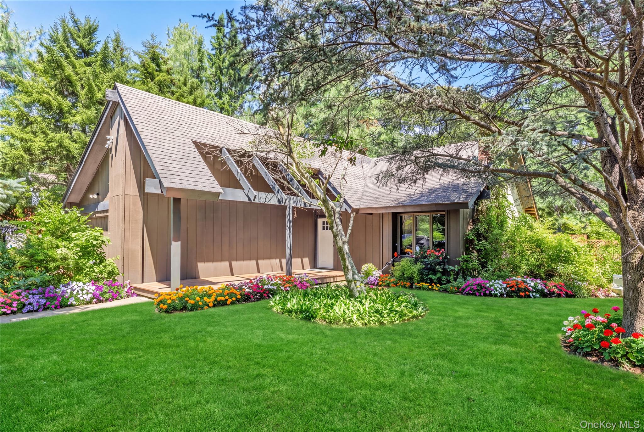 3 Gaton Lane, Coram NY 11727