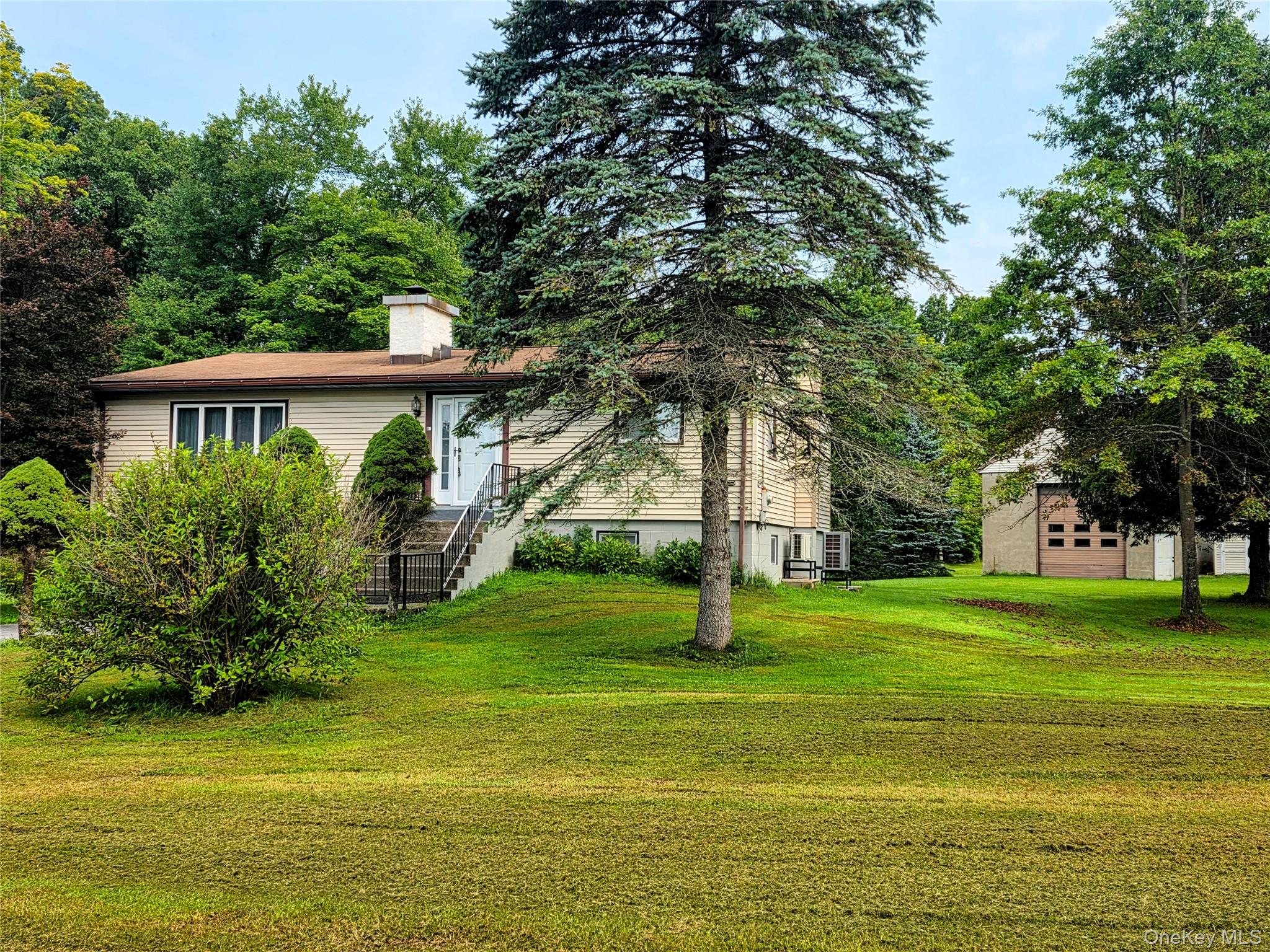 84 W Pine Road, Staatsburg NY 12580