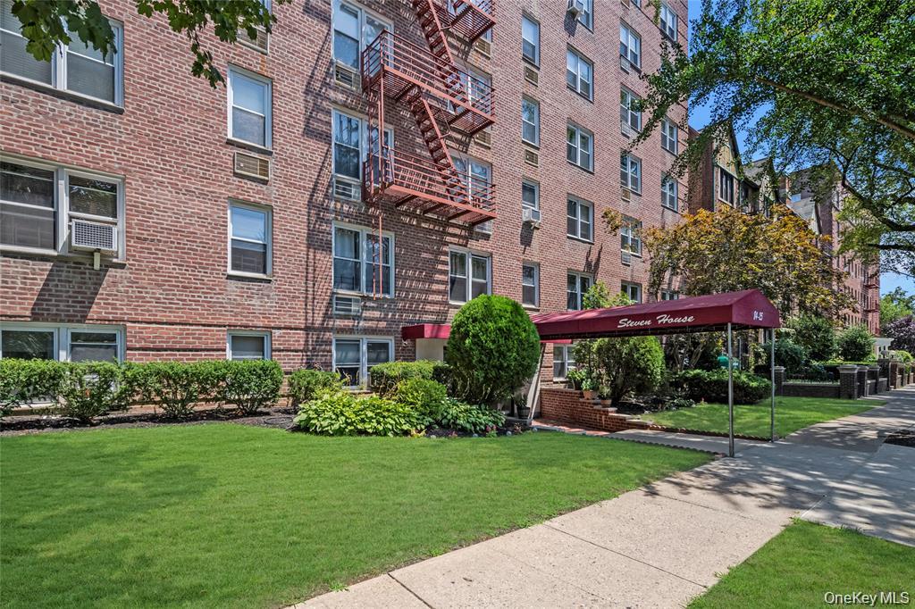 84-25 118 Street Unit 3D, Kew Gardens NY 11415