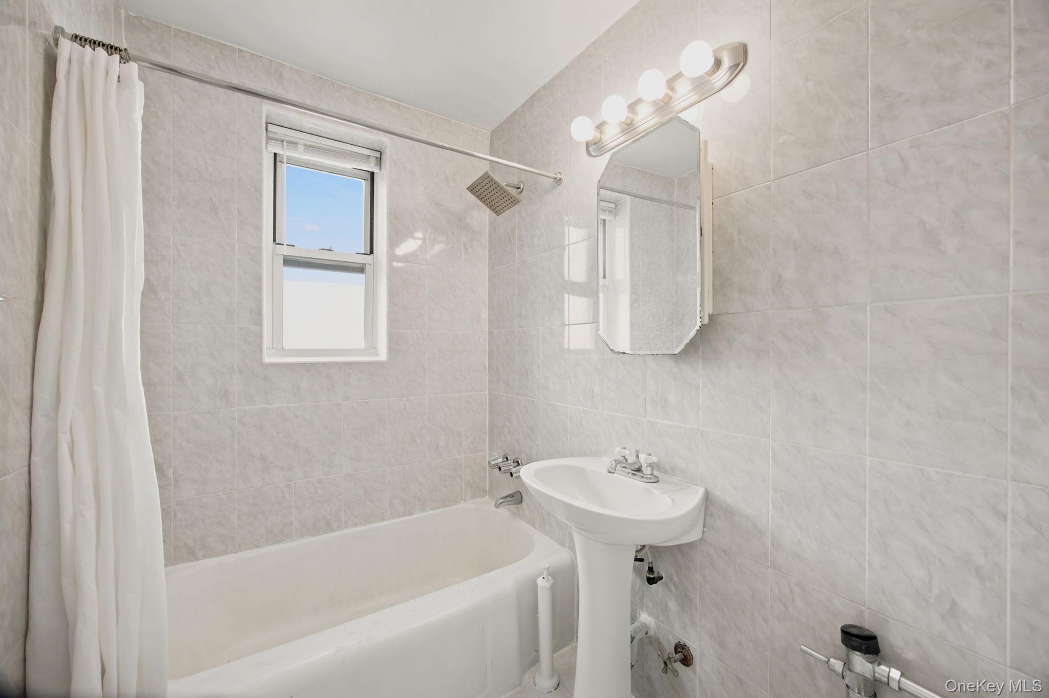 67-07 Yellowstone Boulevard Unit 6F, Forest Hills NY 11375