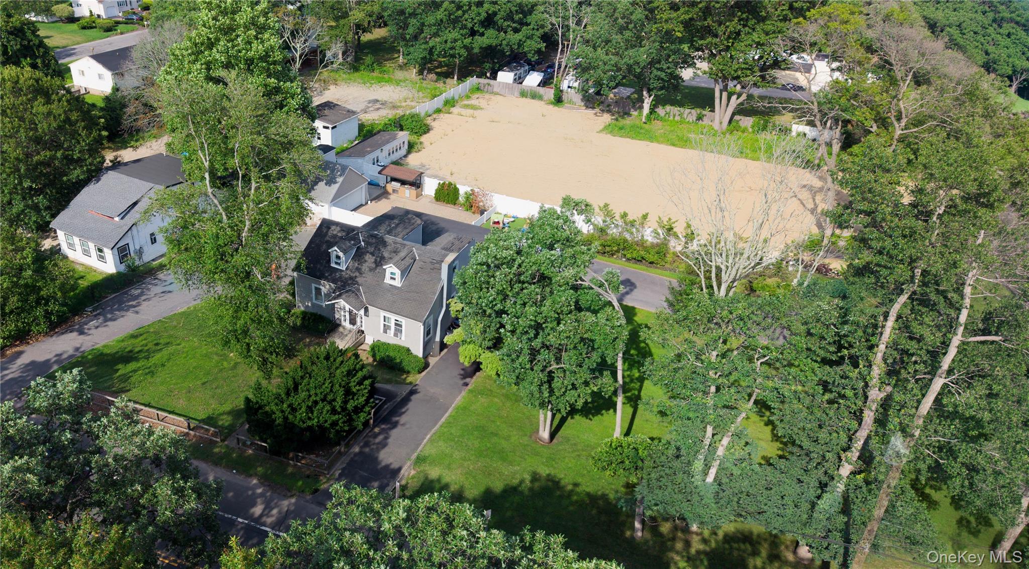 85 cocoanut Street, Central Islip NY 11722