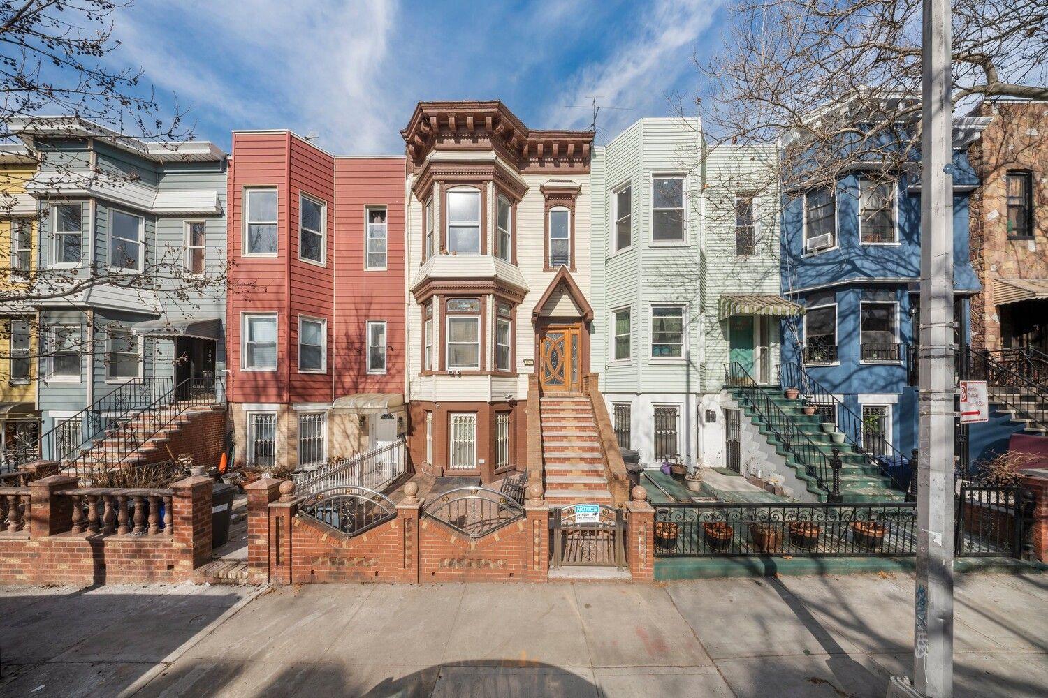 1207 HANCOCK Street, Brooklyn NY 11221