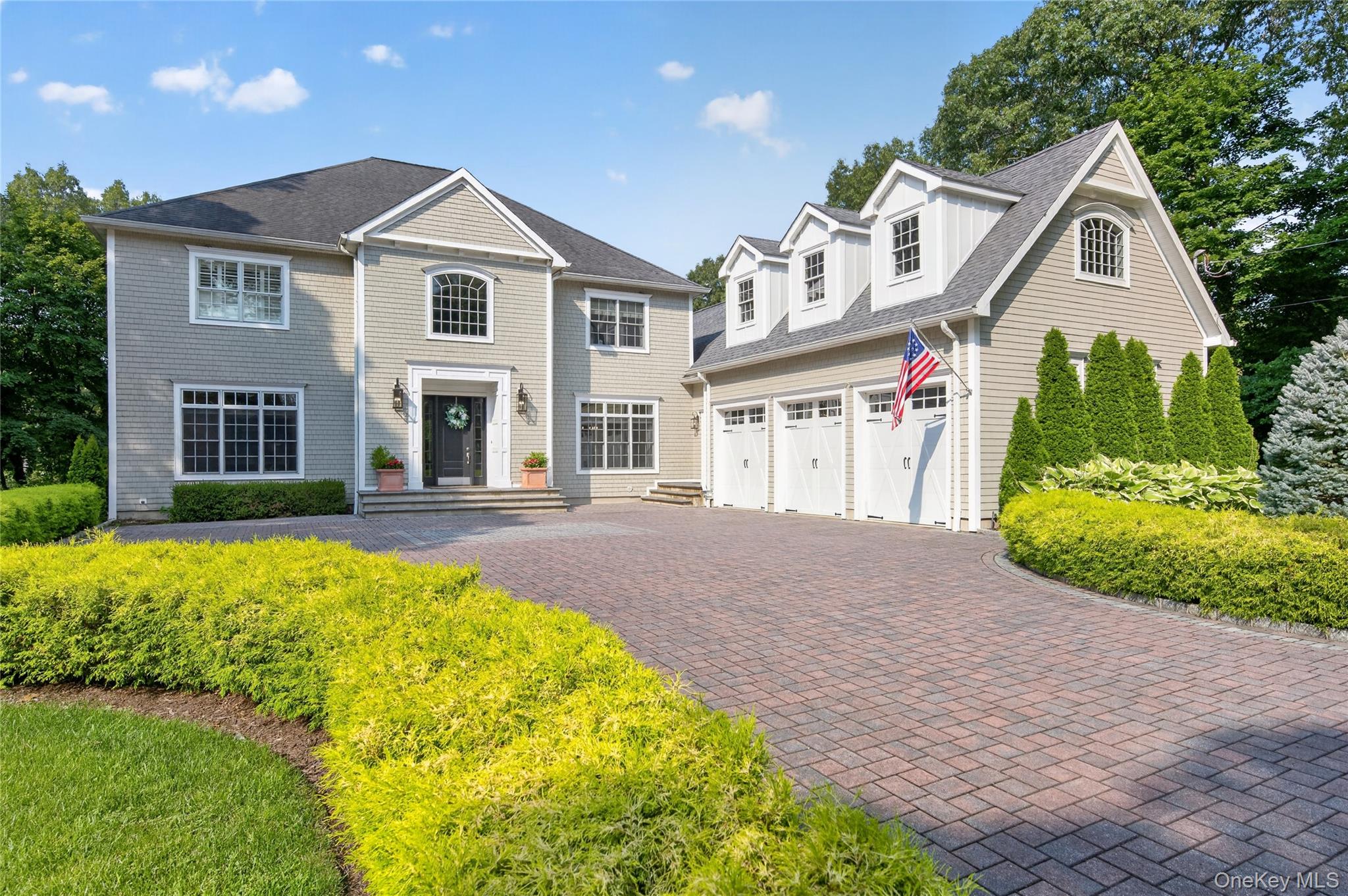 15 Thorman Lane, Huntington NY 11743