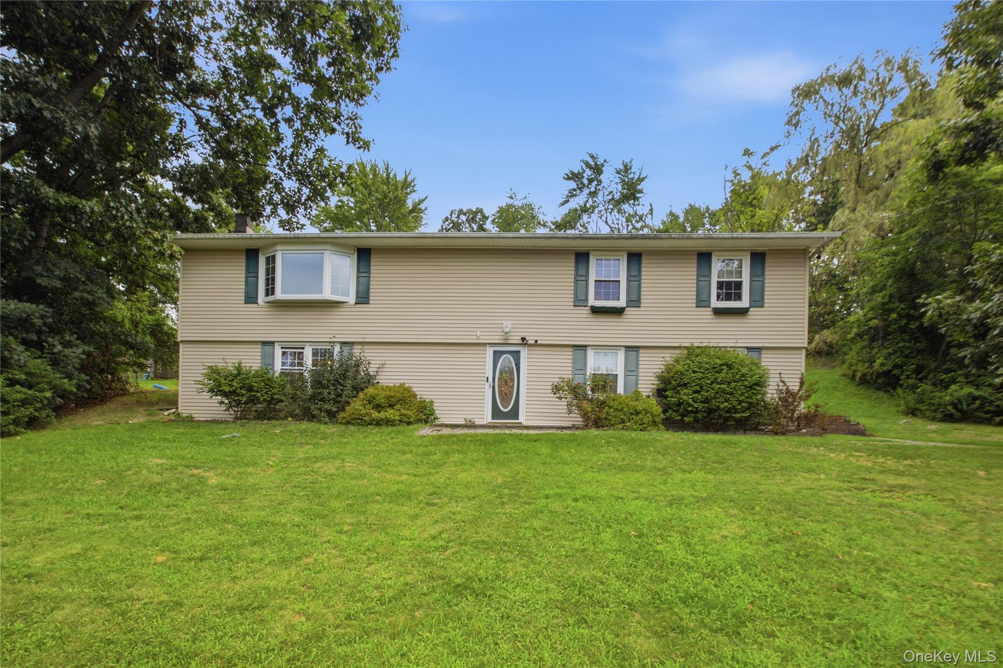 34 Hillview Circle, Poughkeepsie NY 12603