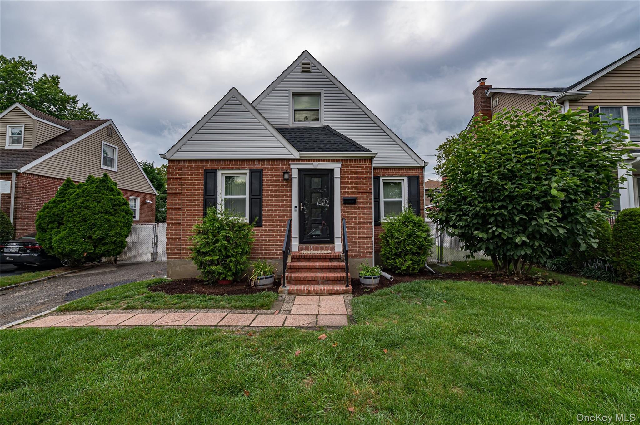 15 Yale Boulevard, New Hyde Park NY 11040