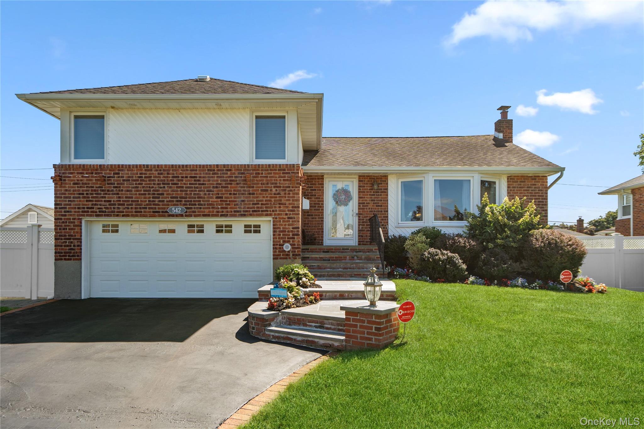 542 N Suffolk Avenue, Massapequa NY 11758