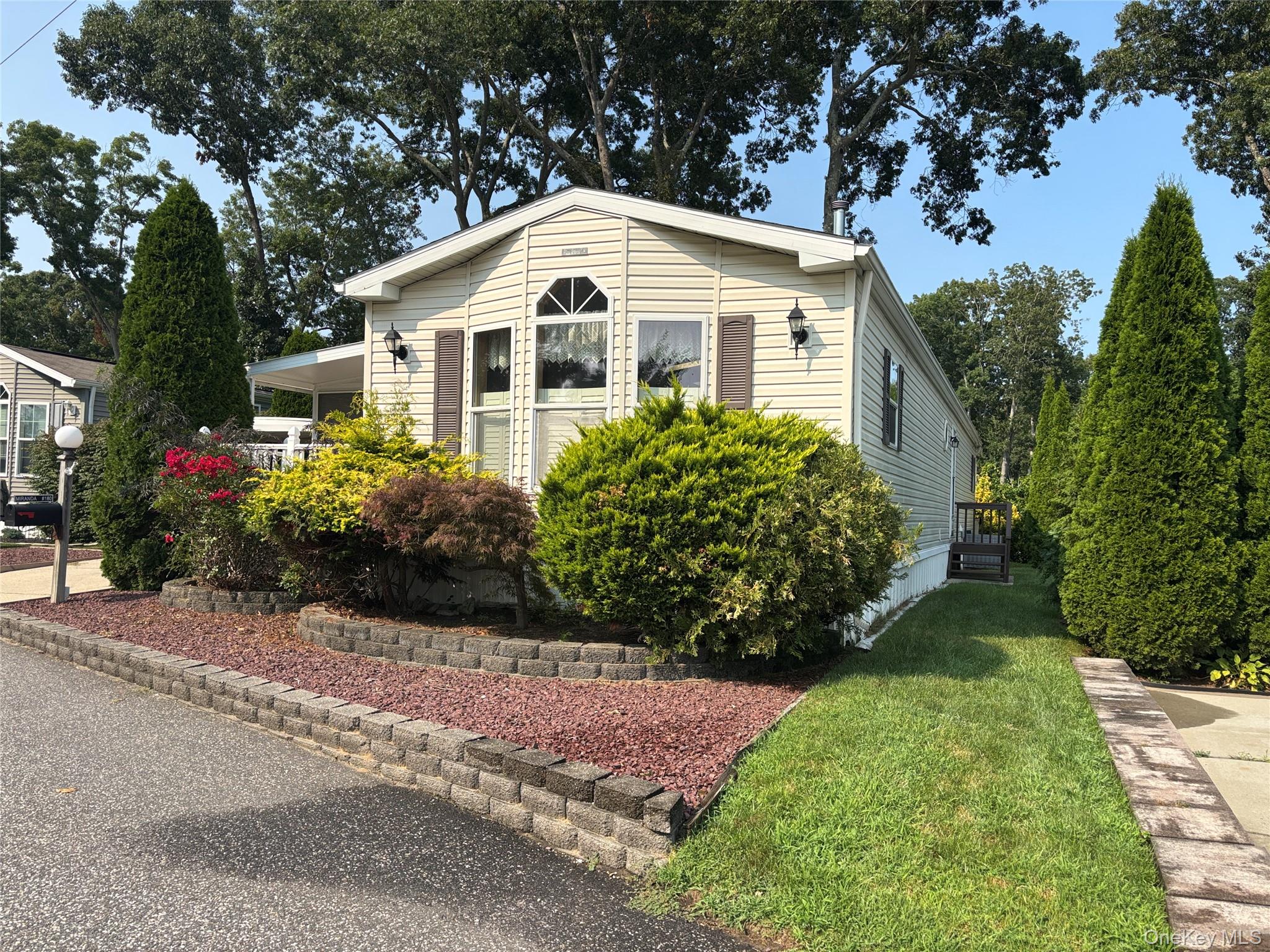 1661 Old Country Road Unit 180, Riverhead NY 11901