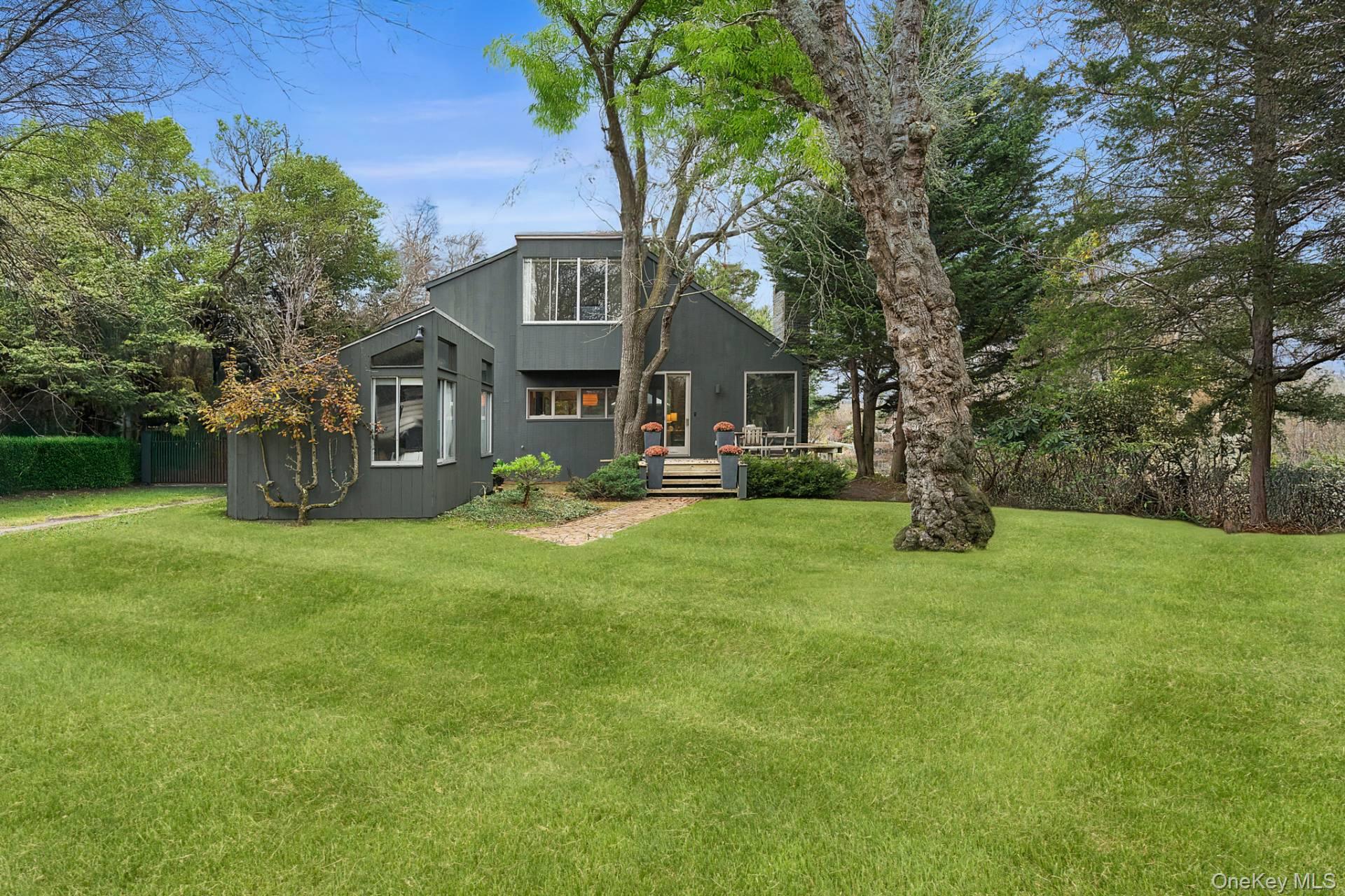212 Upper Seven Ponds Road, Water Mill NY 11976