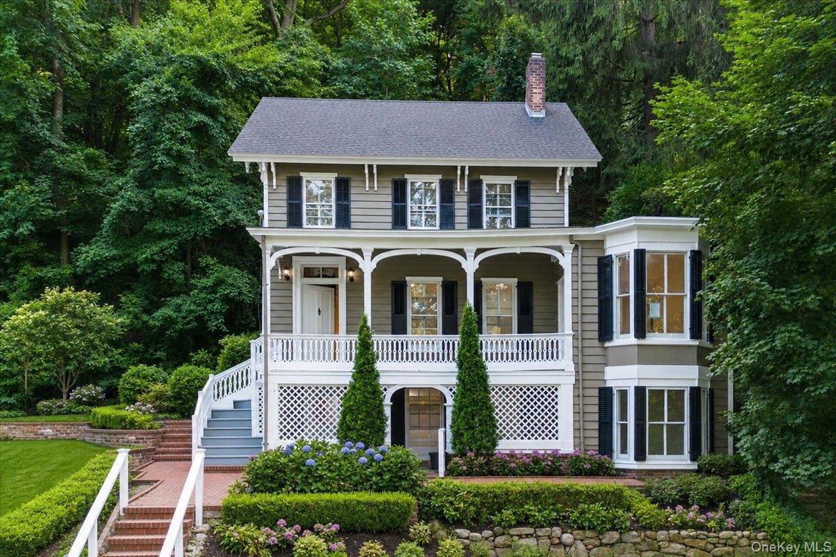 148 Main Street, Roslyn NY 11576